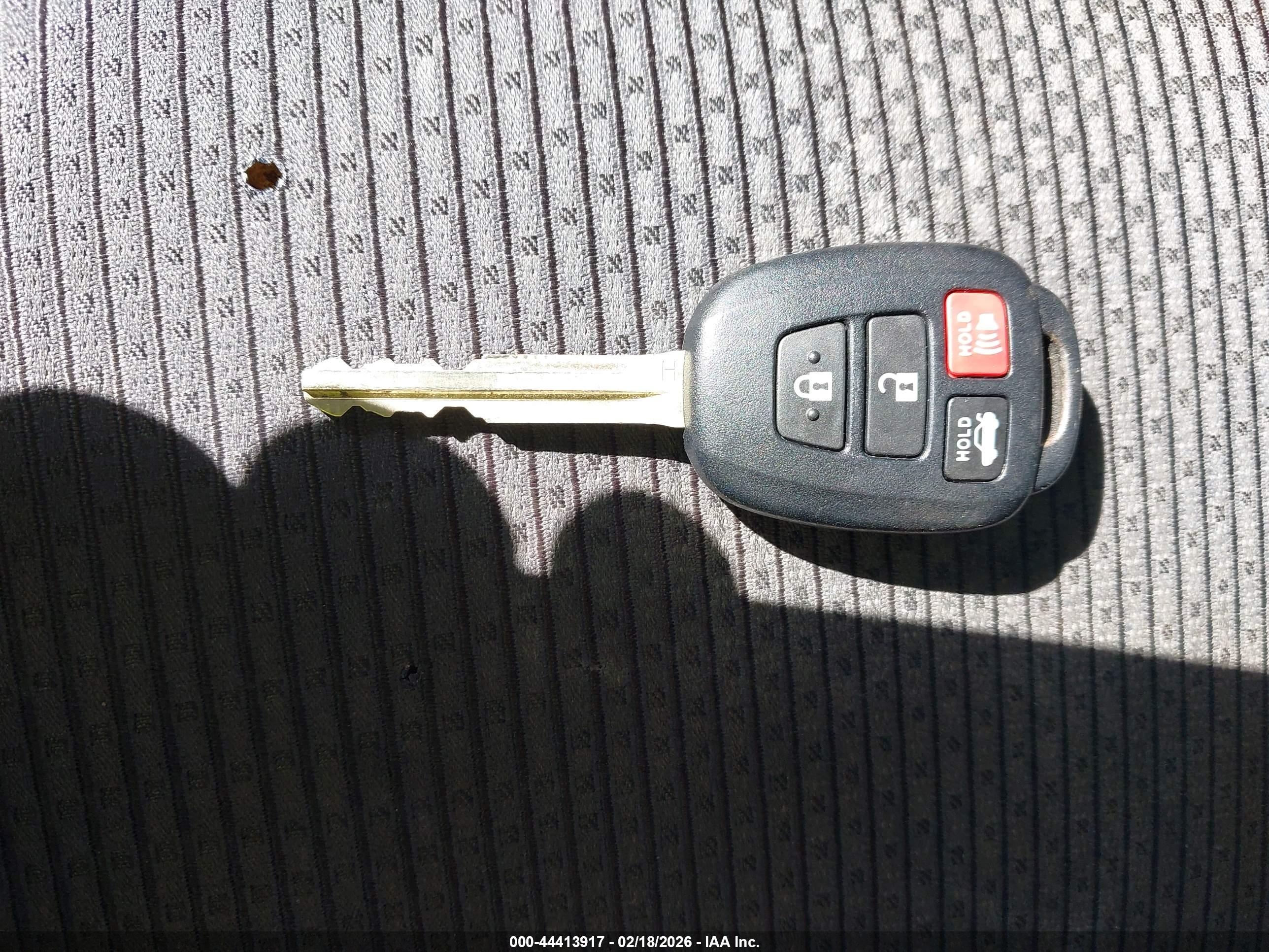 TOYOTA CAMRY image 11