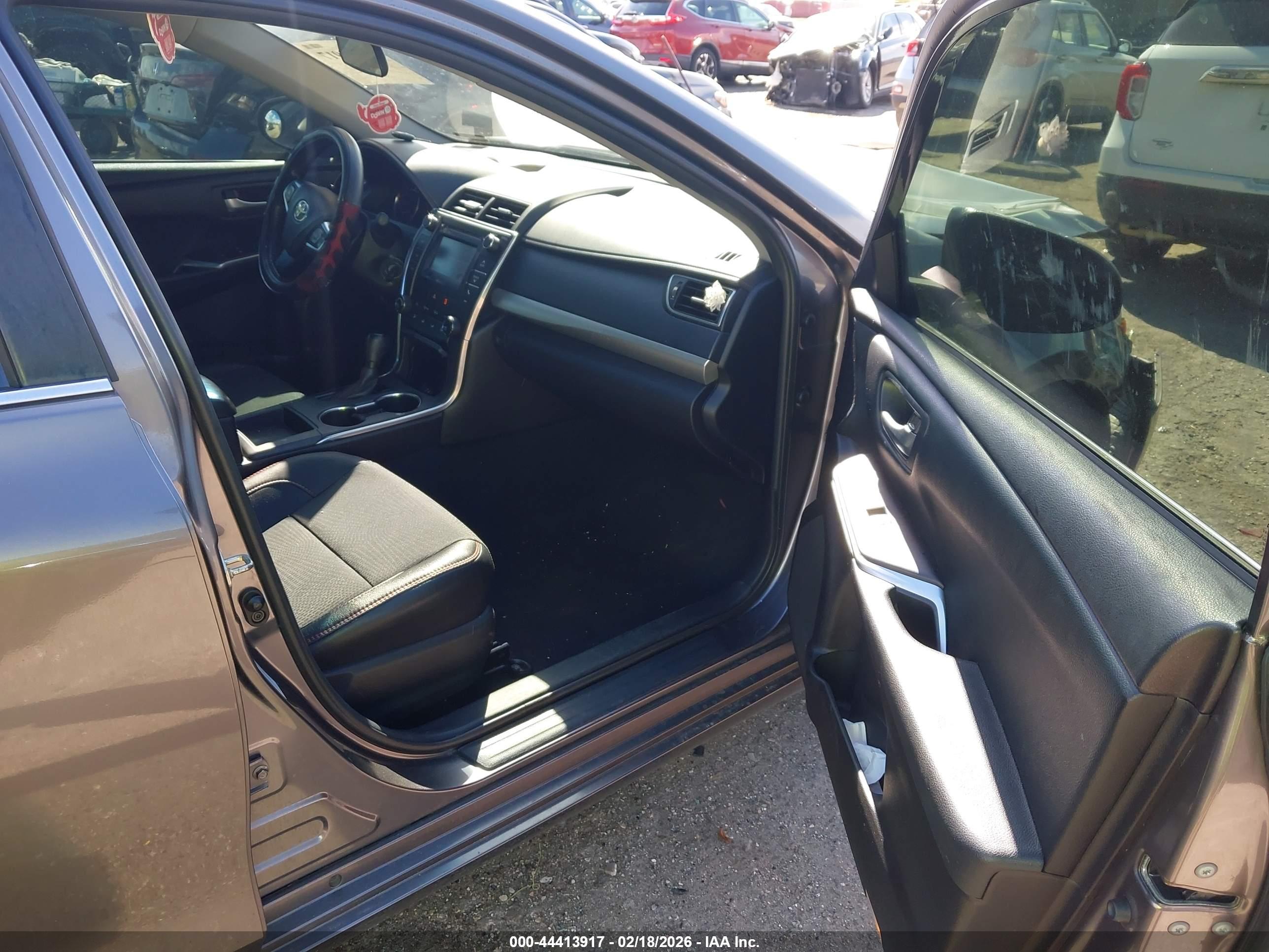 TOYOTA CAMRY image 5