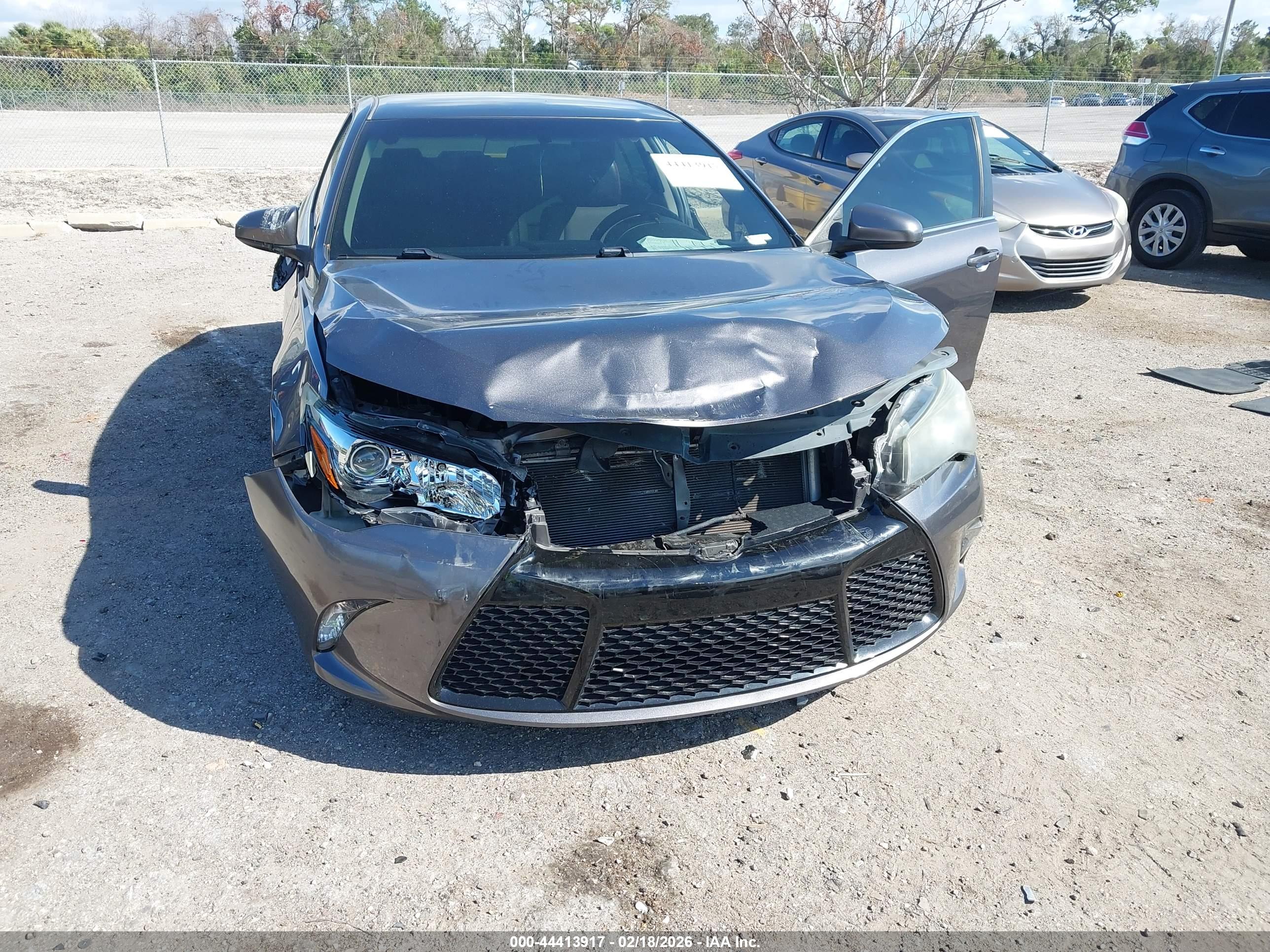 TOYOTA CAMRY image 6