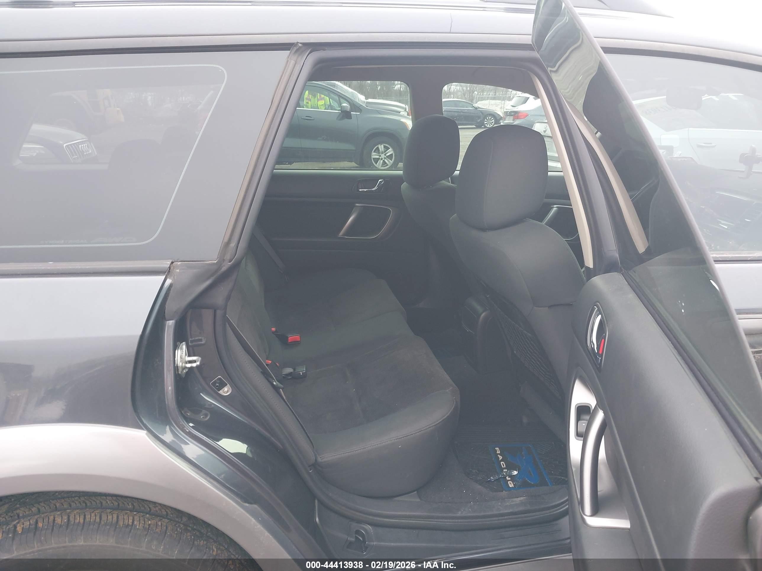 SUBARU OUTBACK image 8
