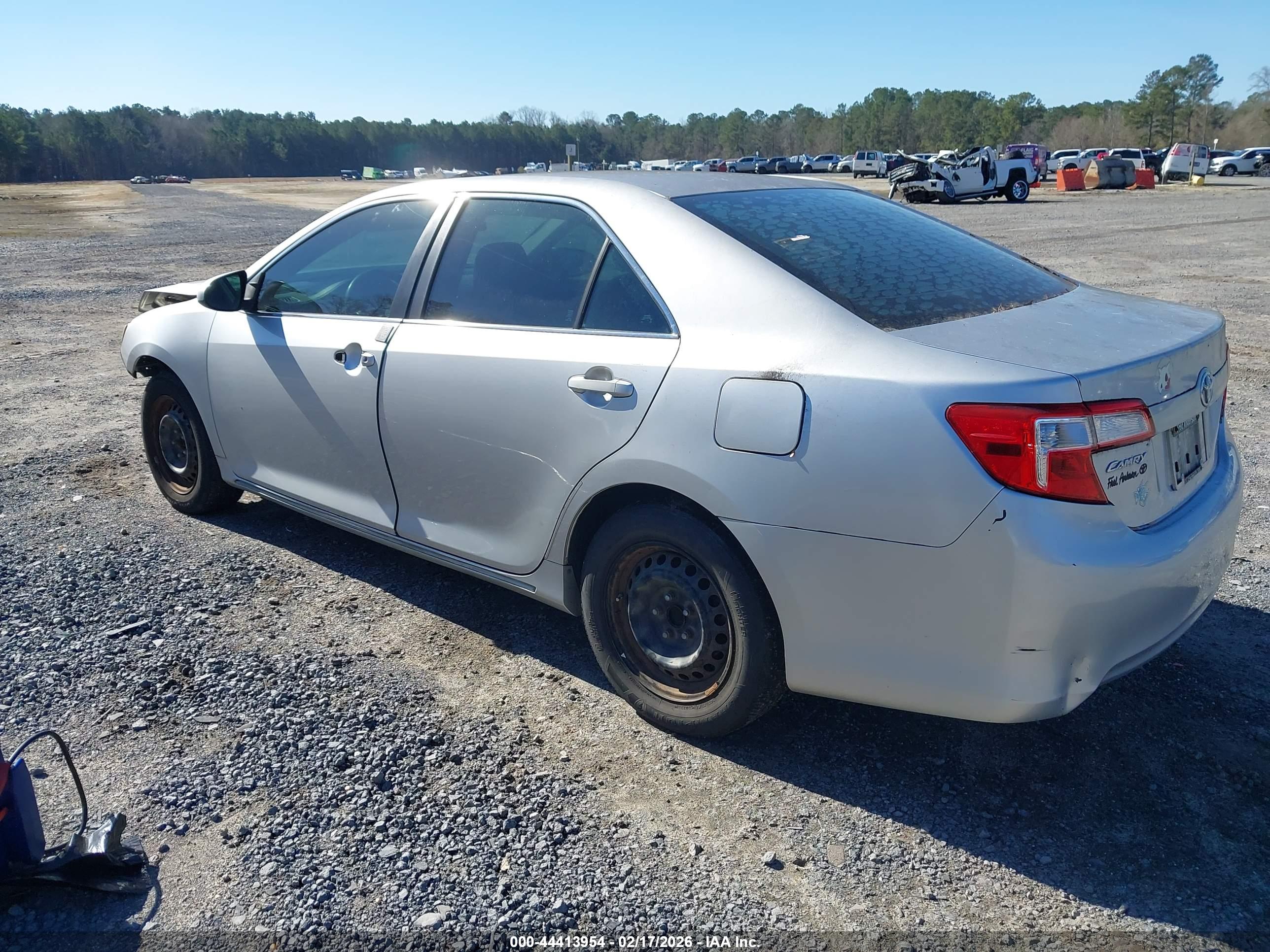 TOYOTA CAMRY image 3