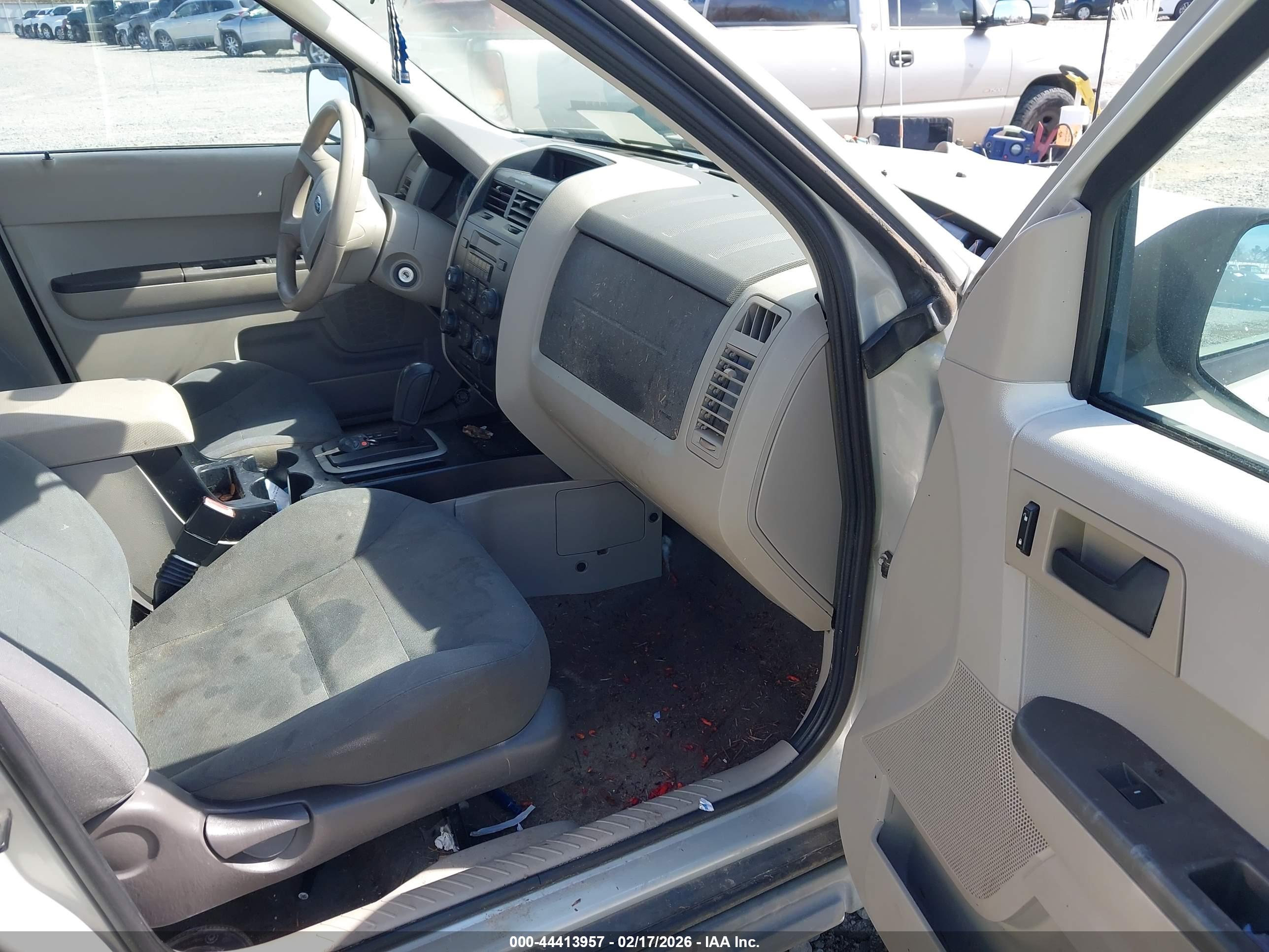 FORD ESCAPE image 5