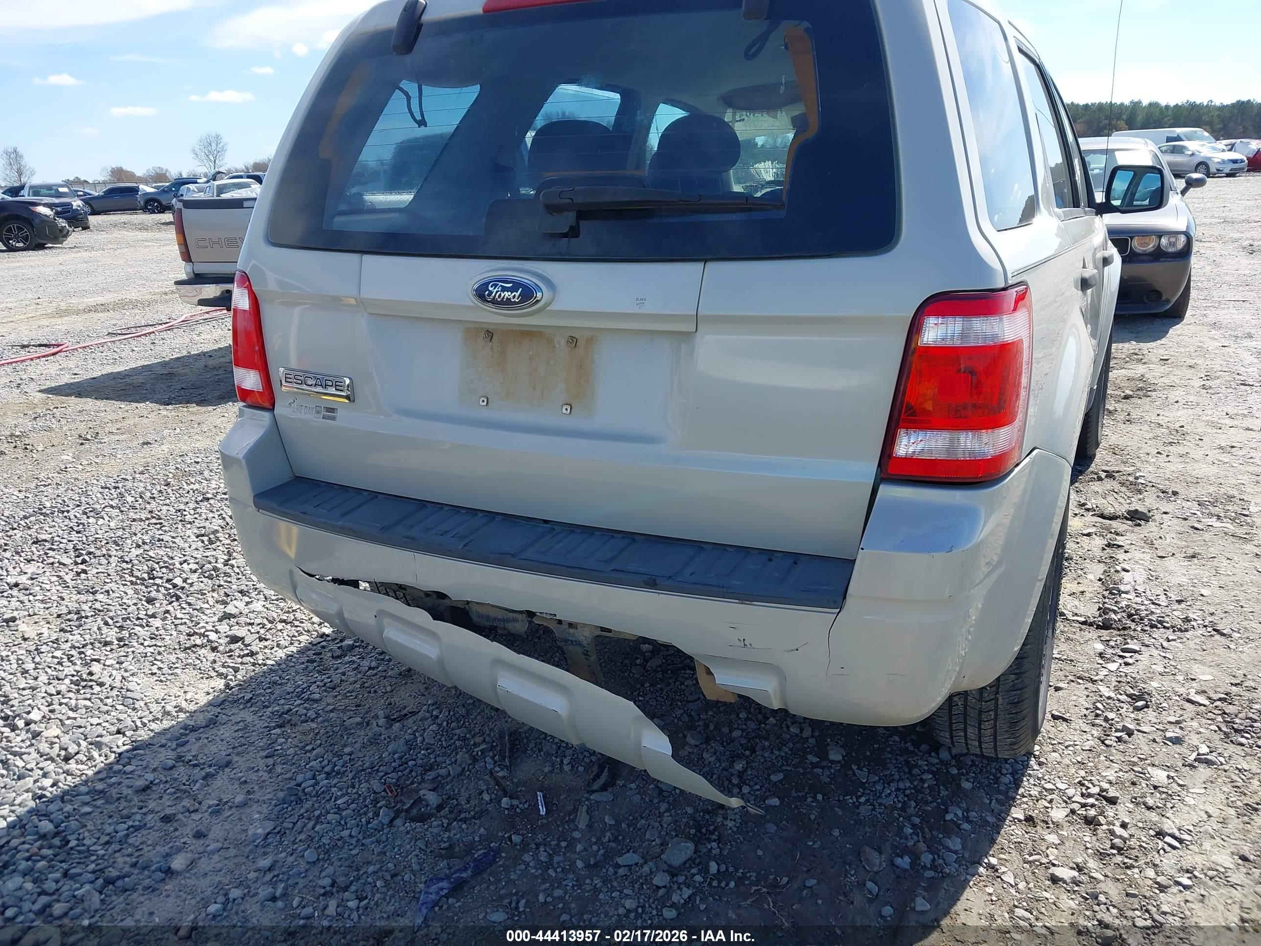 FORD ESCAPE image 6