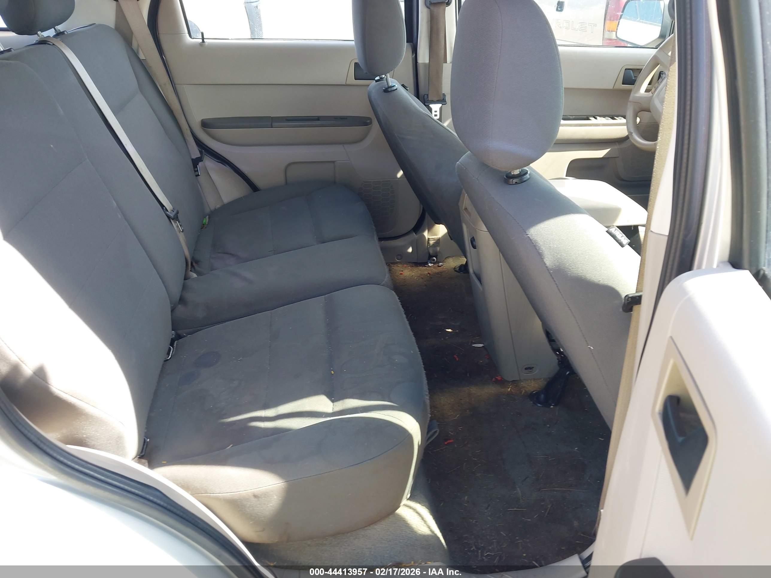 FORD ESCAPE image 8