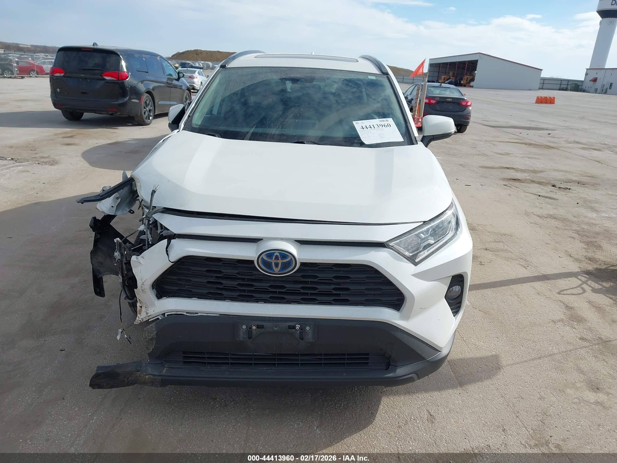 TOYOTA RAV4 image 6