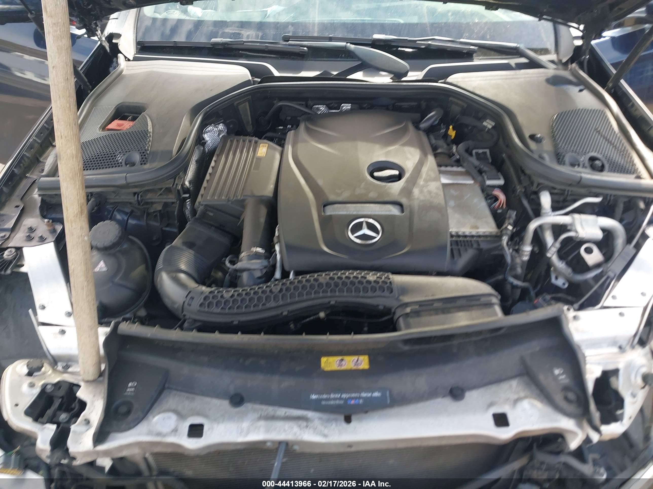 MERCEDES-BENZ E image 10