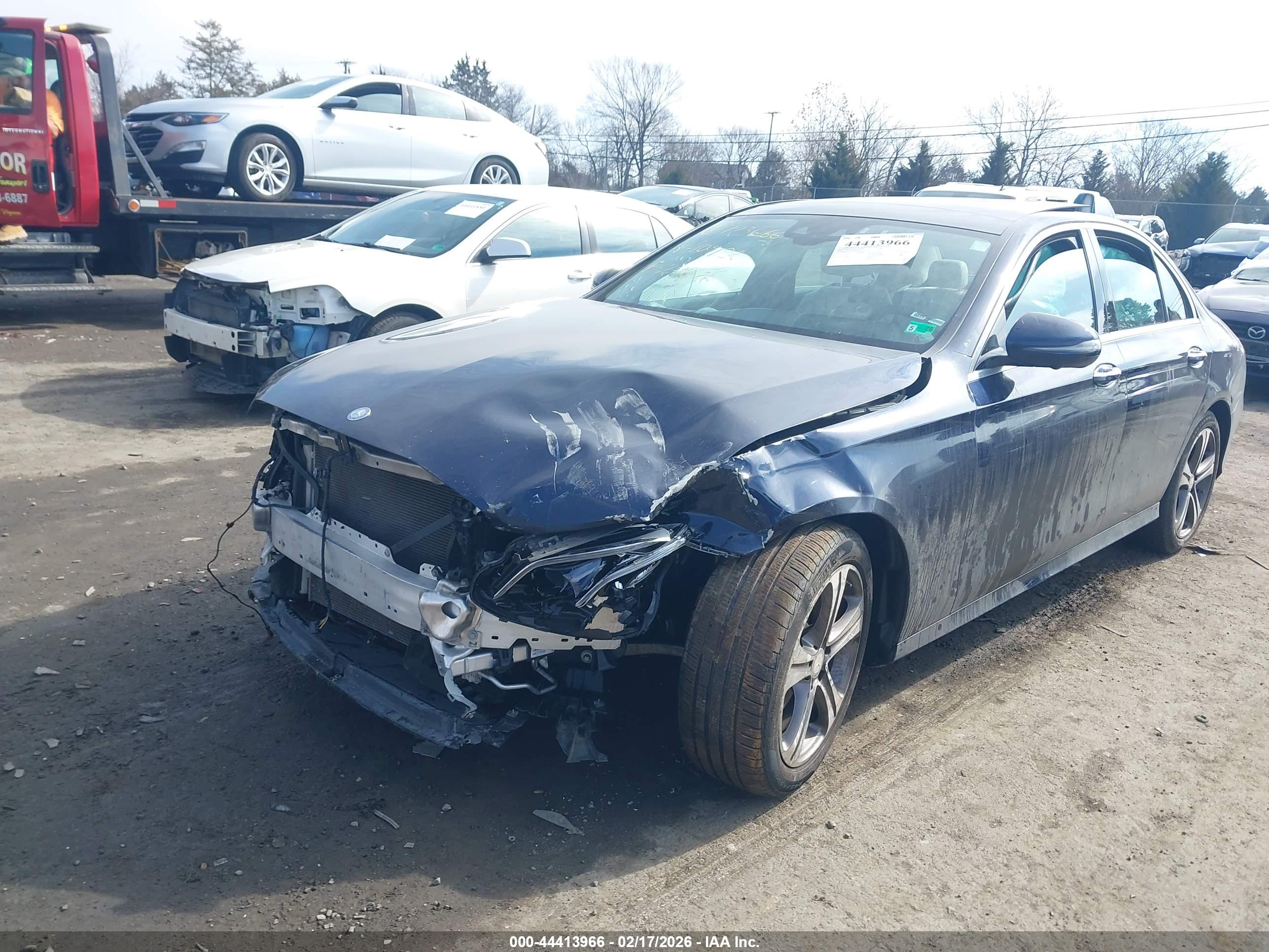 MERCEDES-BENZ E image 2