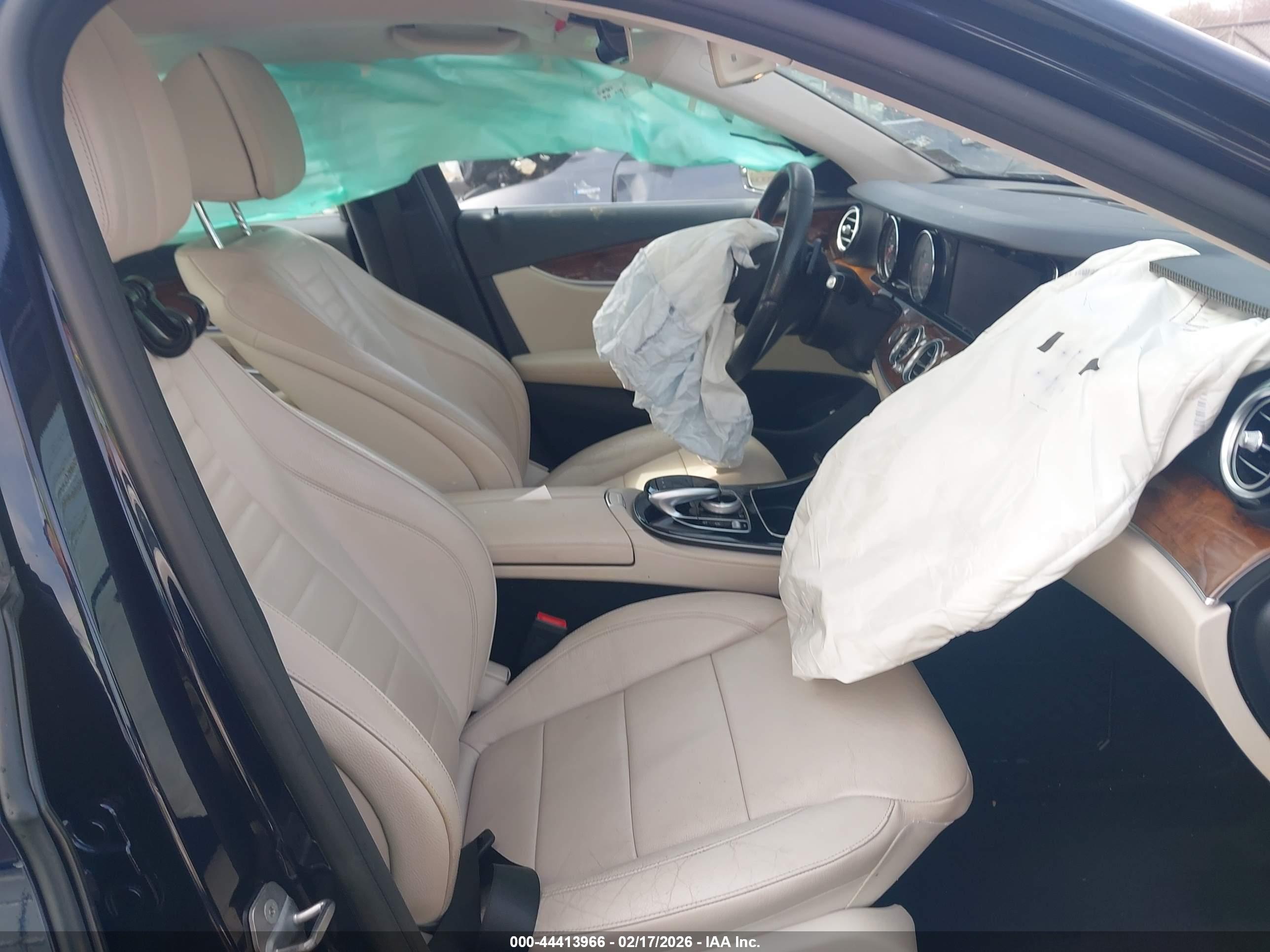 MERCEDES-BENZ E image 5