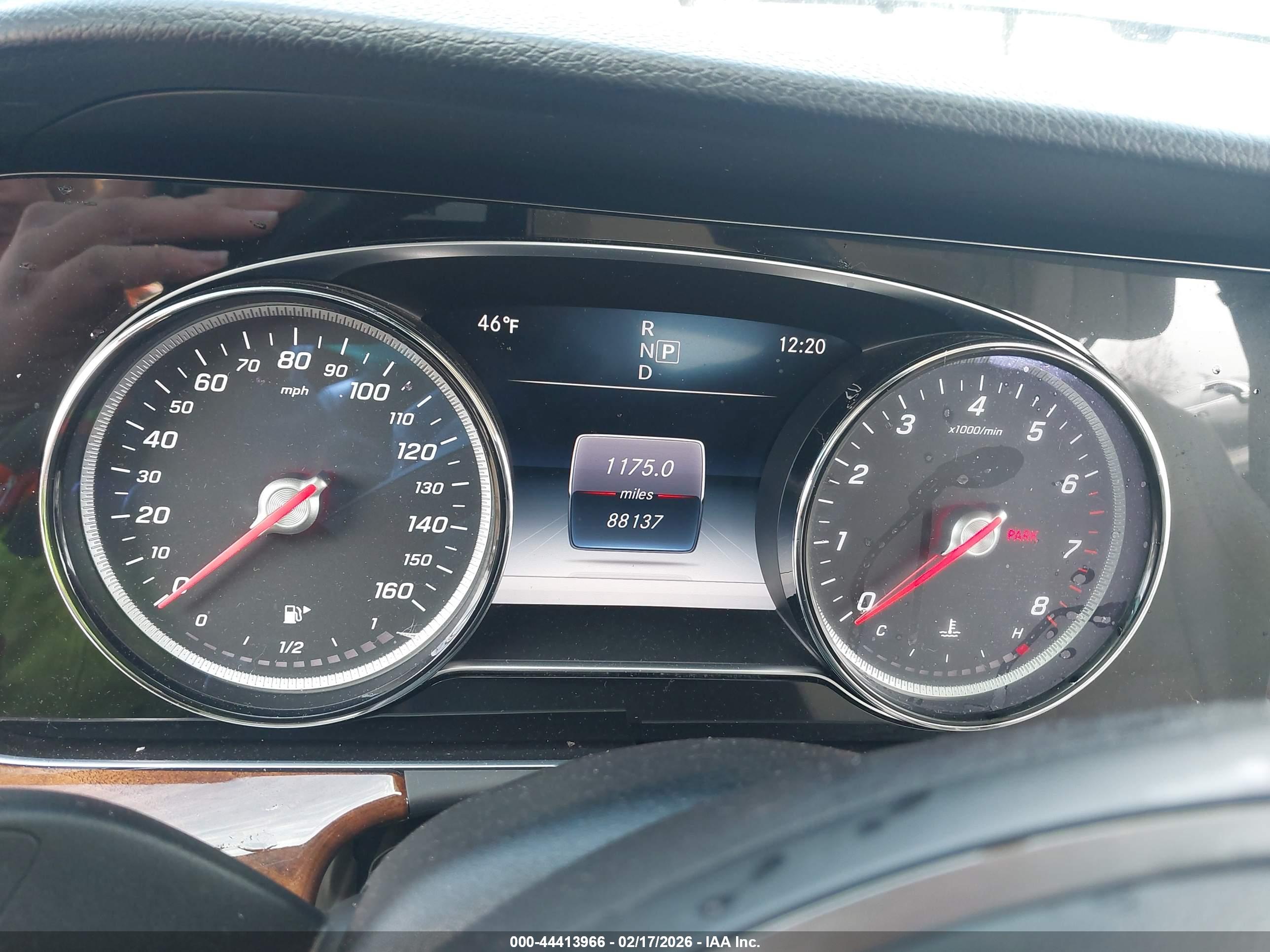 MERCEDES-BENZ E image 7