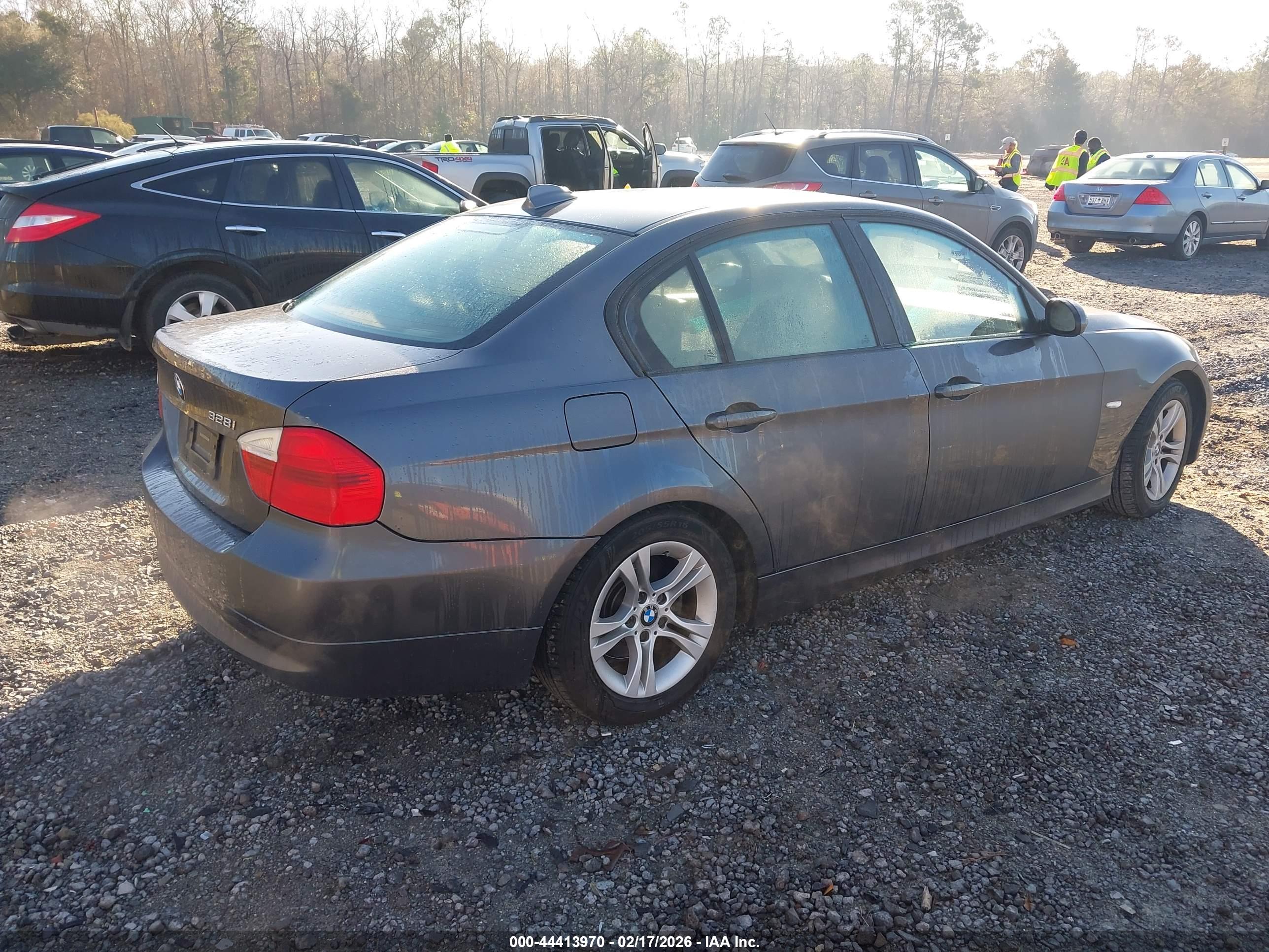 BMW 328I image 4