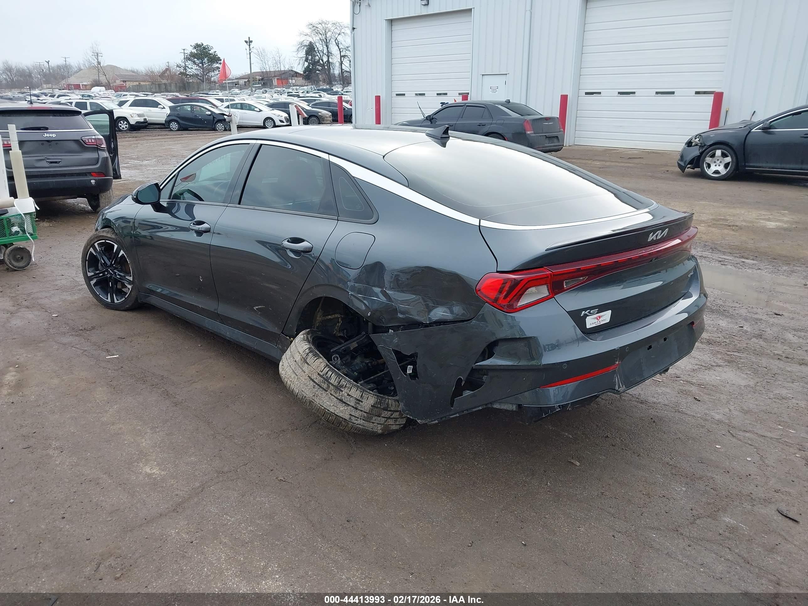 KIA K5 image 3