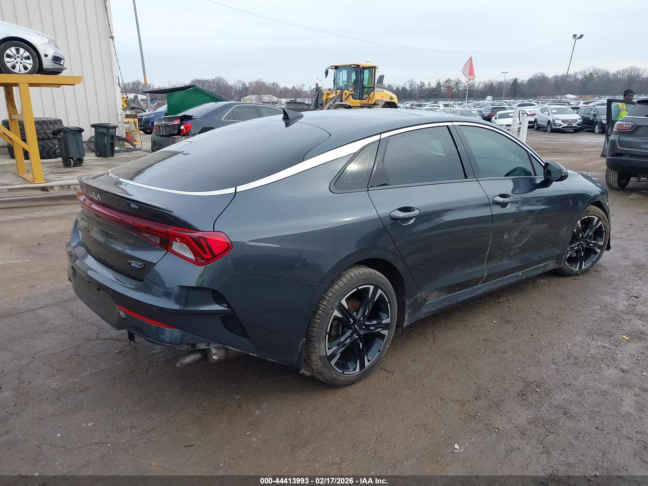 KIA K5 image 4