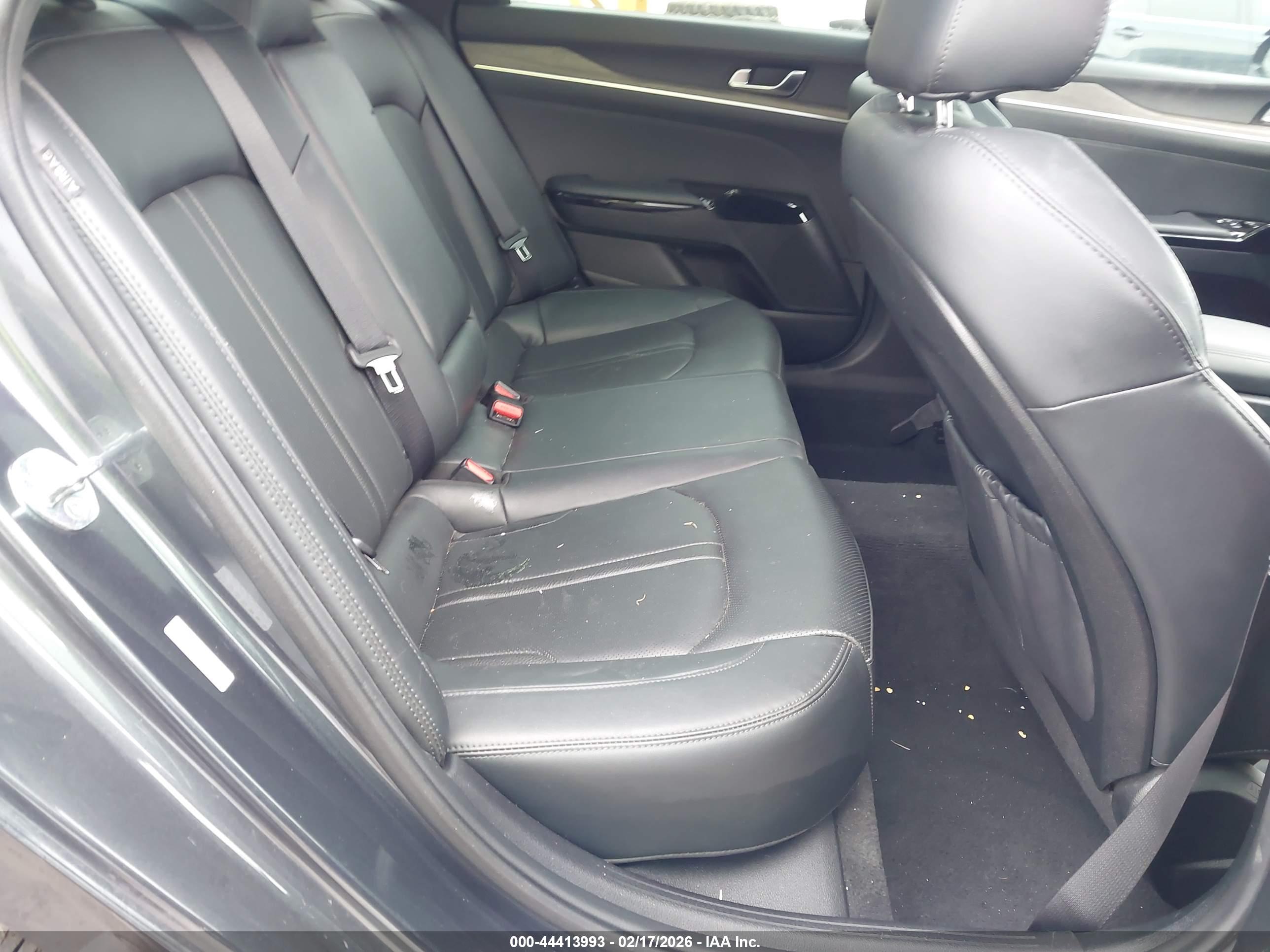 KIA K5 image 8