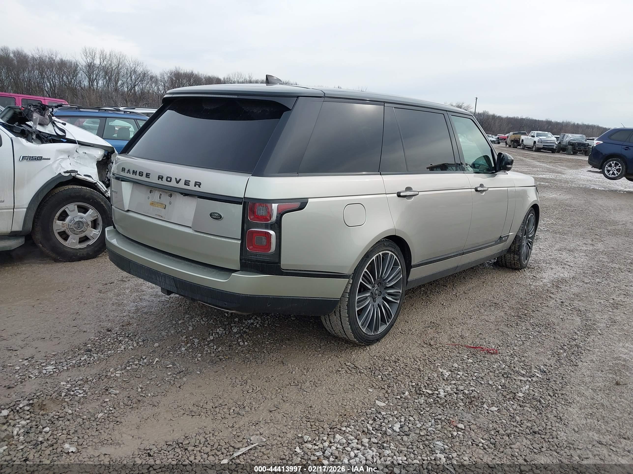 LAND ROVER image 4
