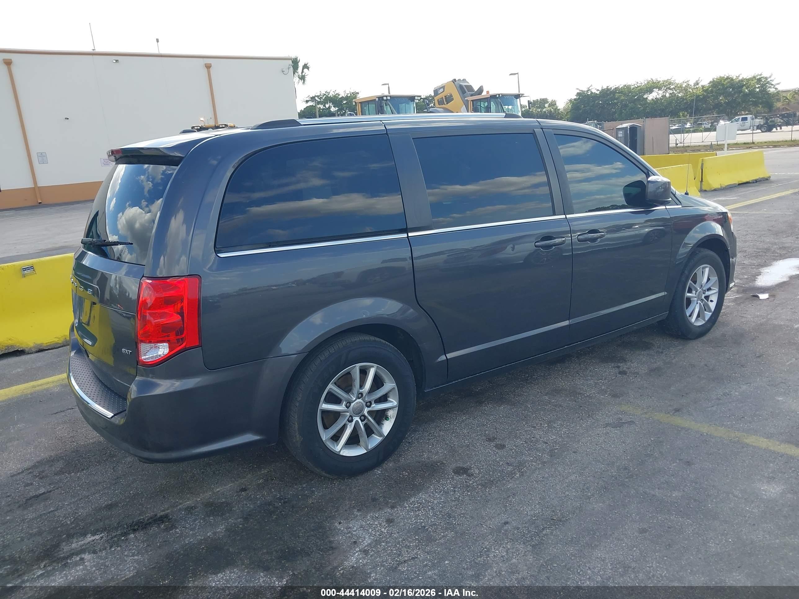 DODGE GRAND image 4