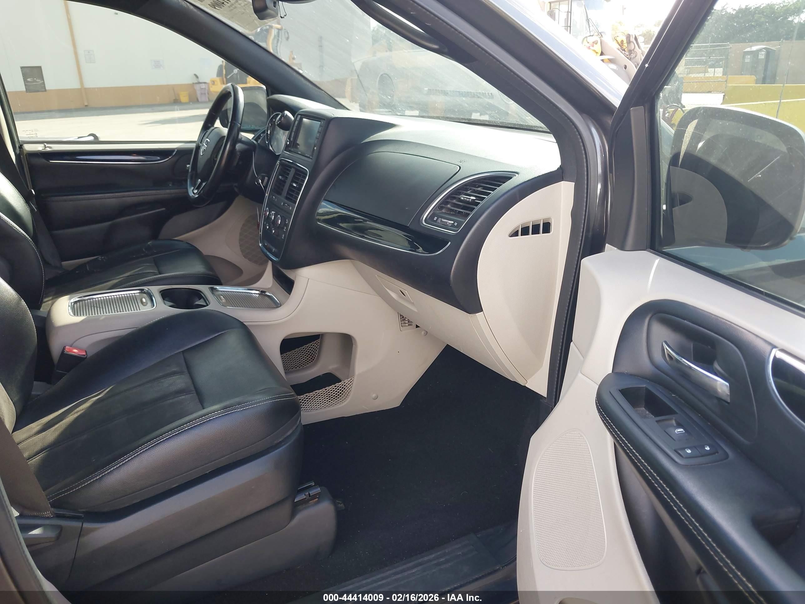 DODGE GRAND image 5