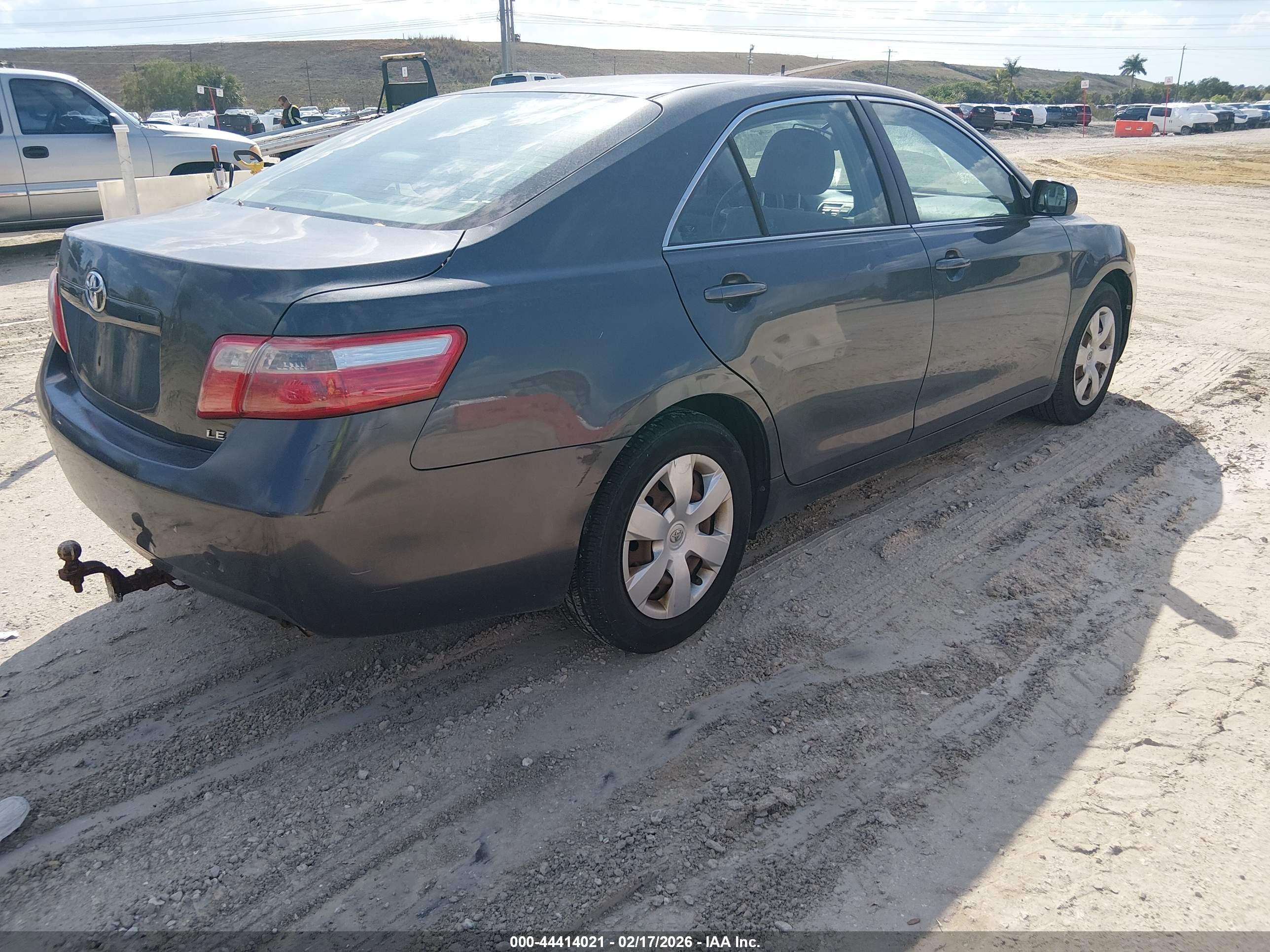 TOYOTA CAMRY image 4