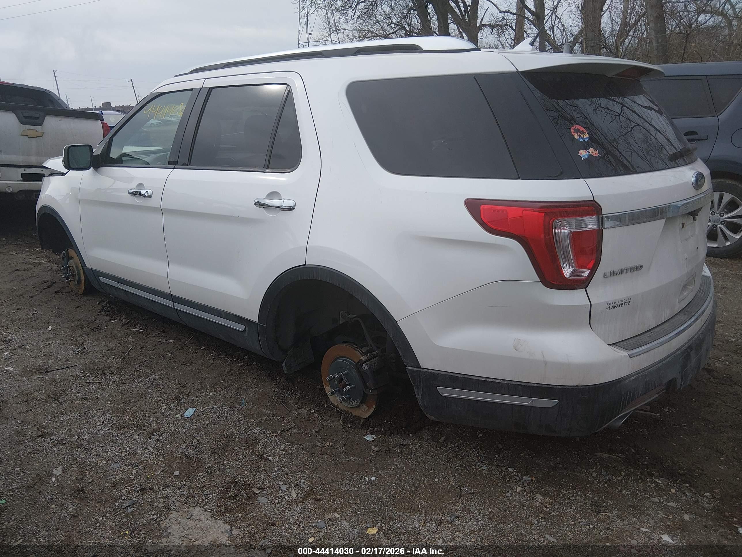 FORD EXPLORER image 3