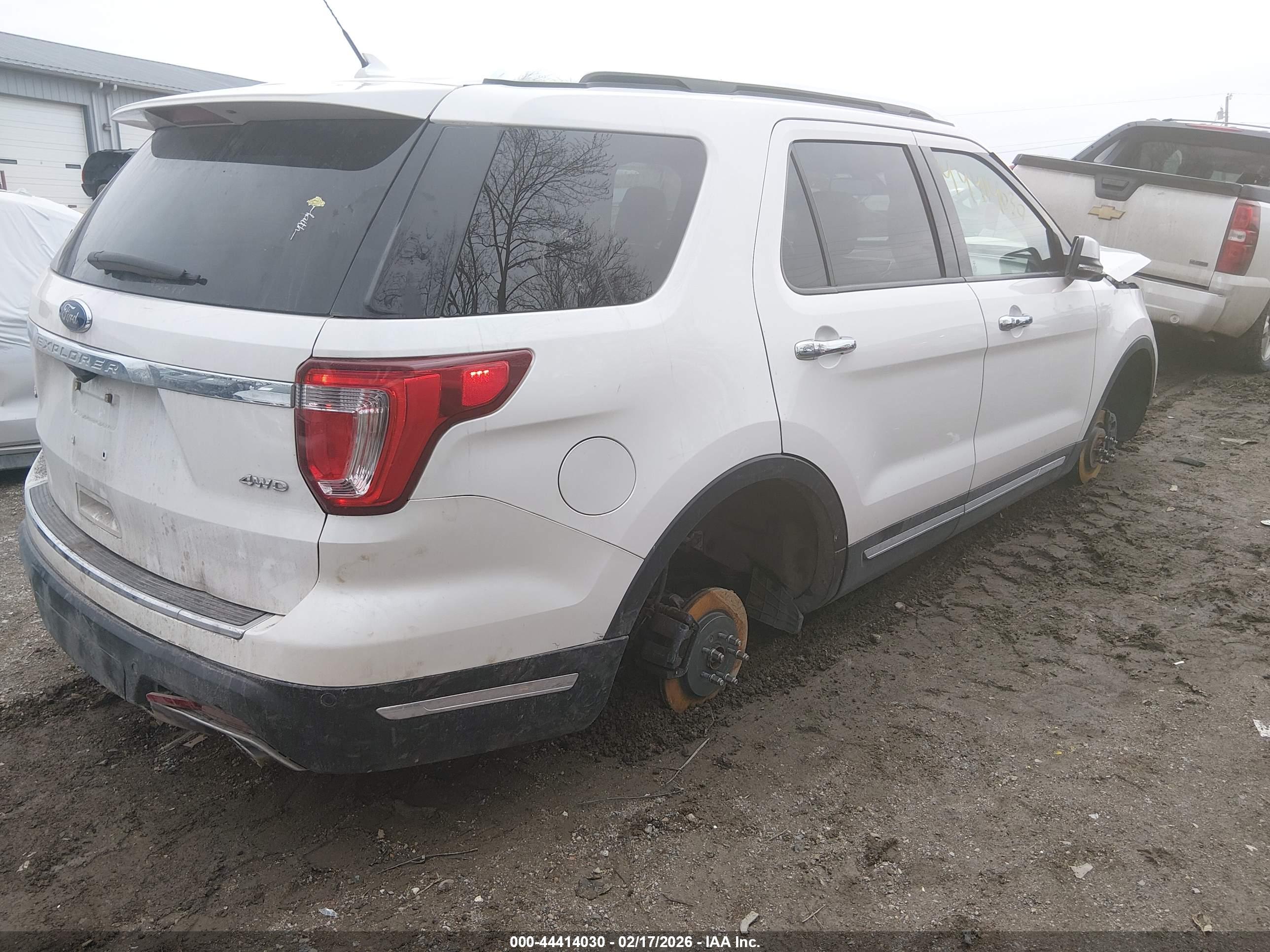 FORD EXPLORER image 4