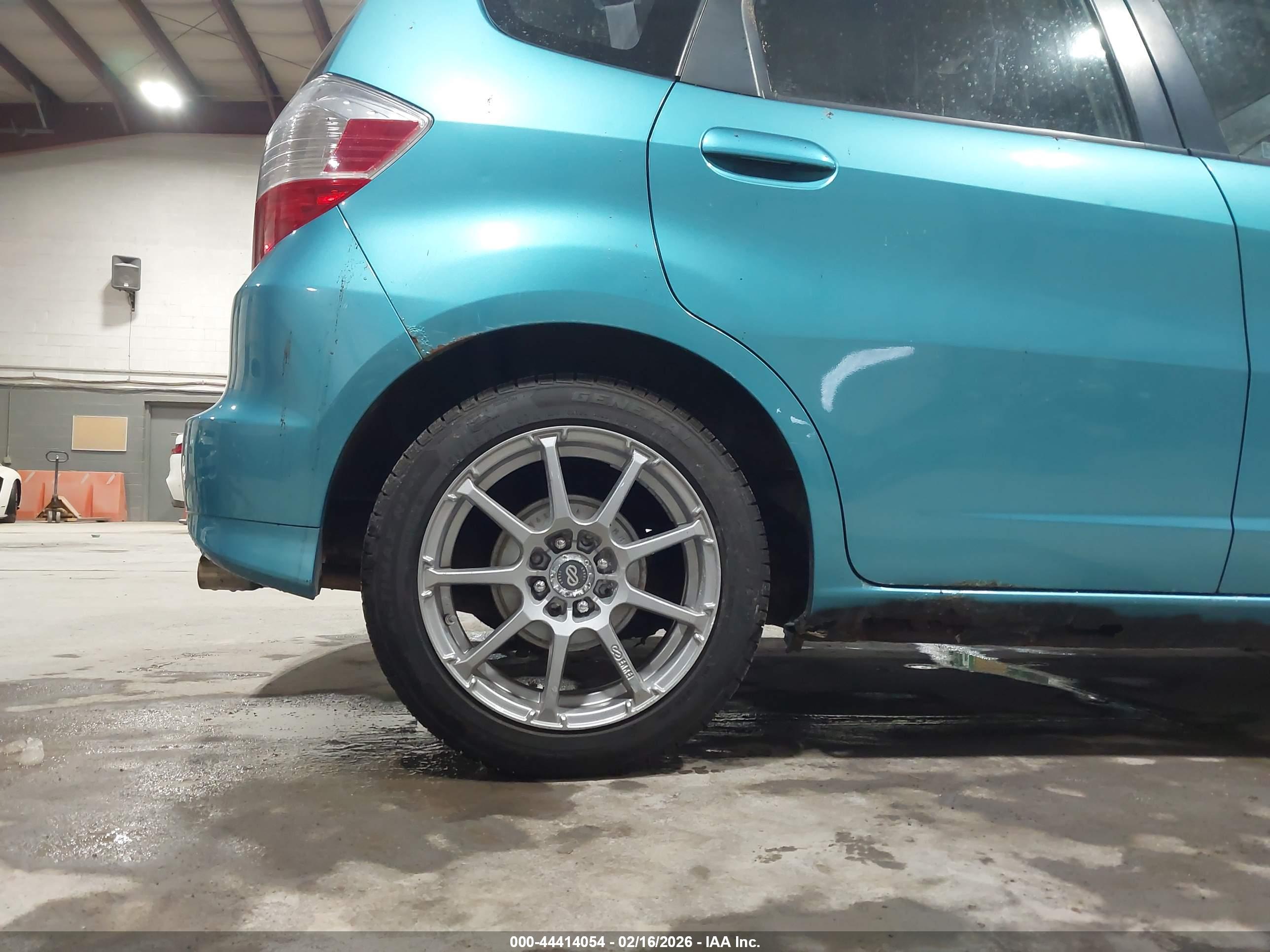 HONDA FIT image 6