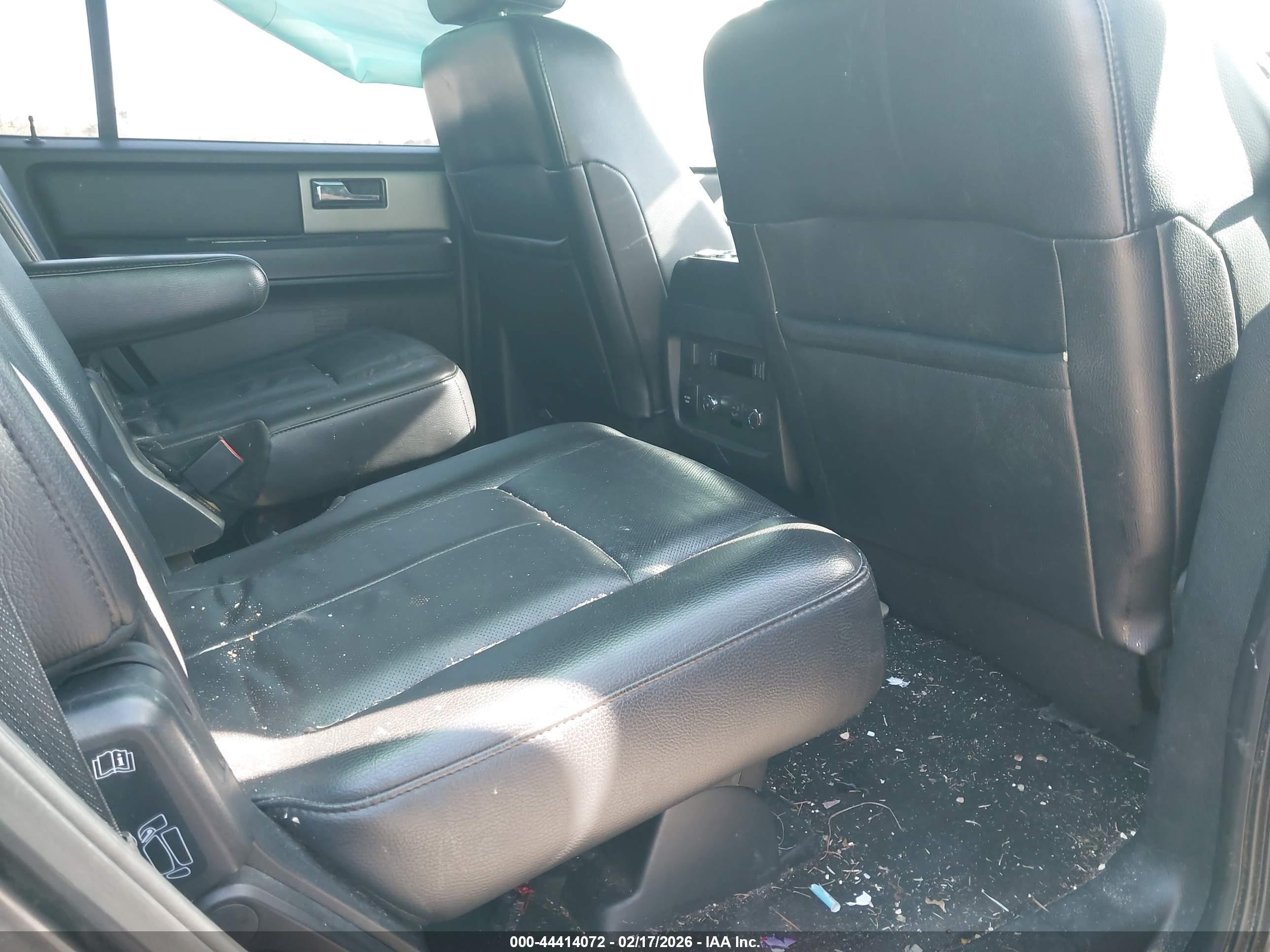 FORD EXPEDITION image 8