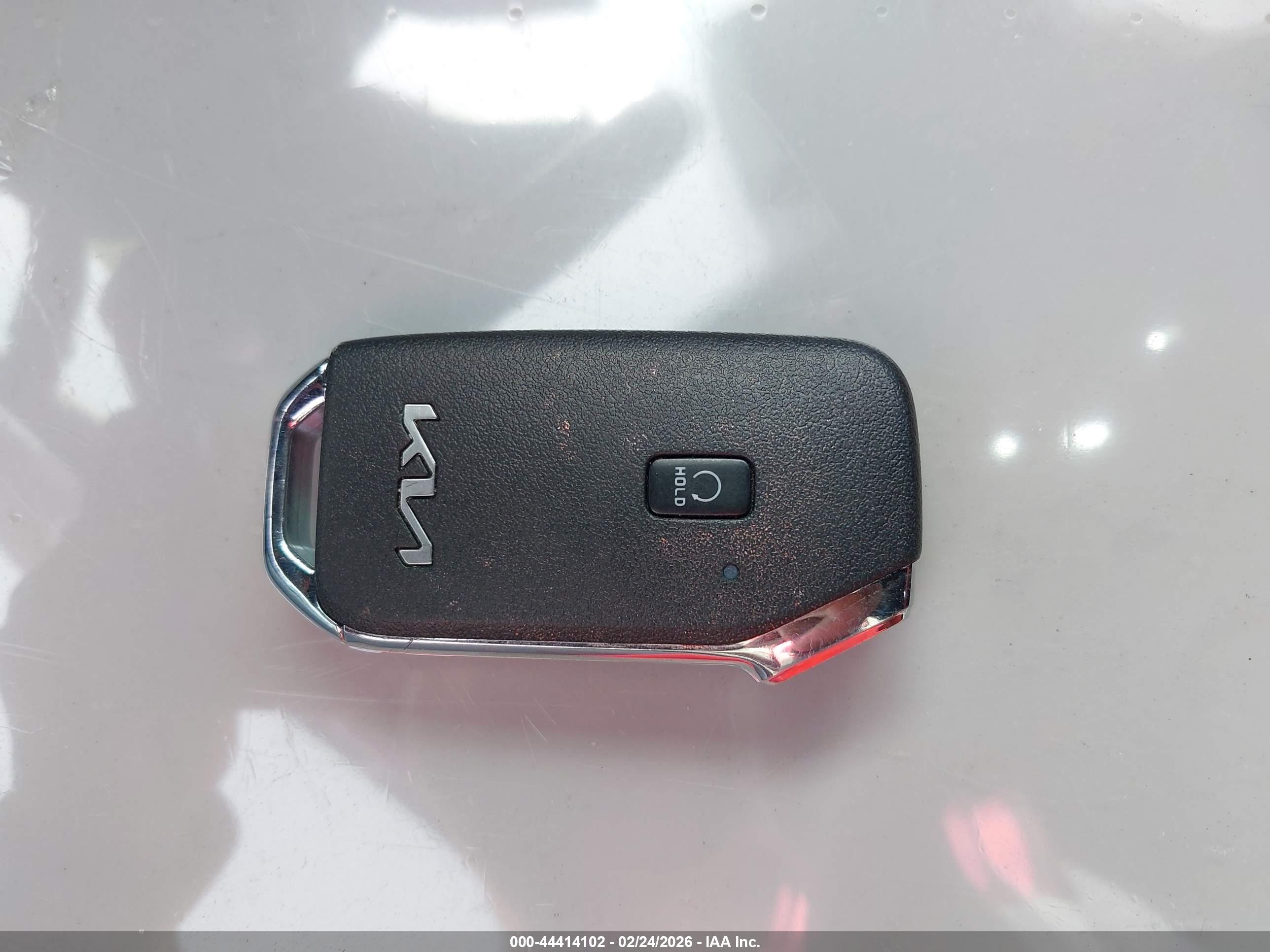 KIA K5 image 11