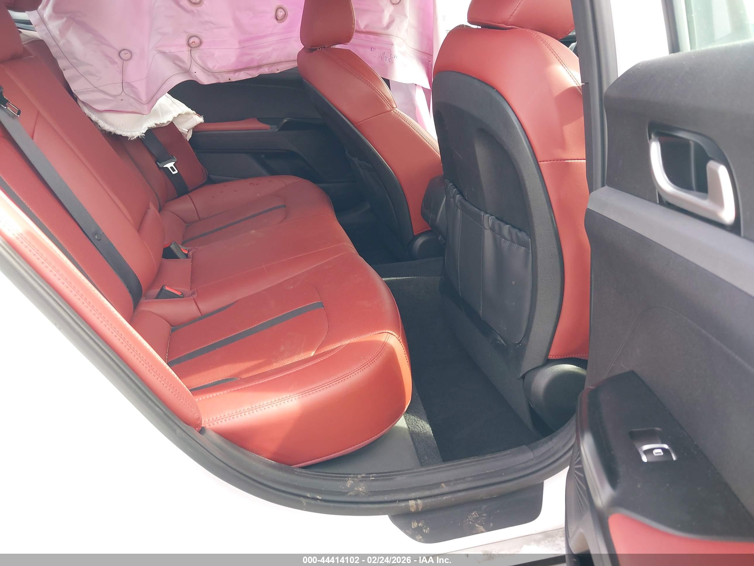 KIA K5 image 8