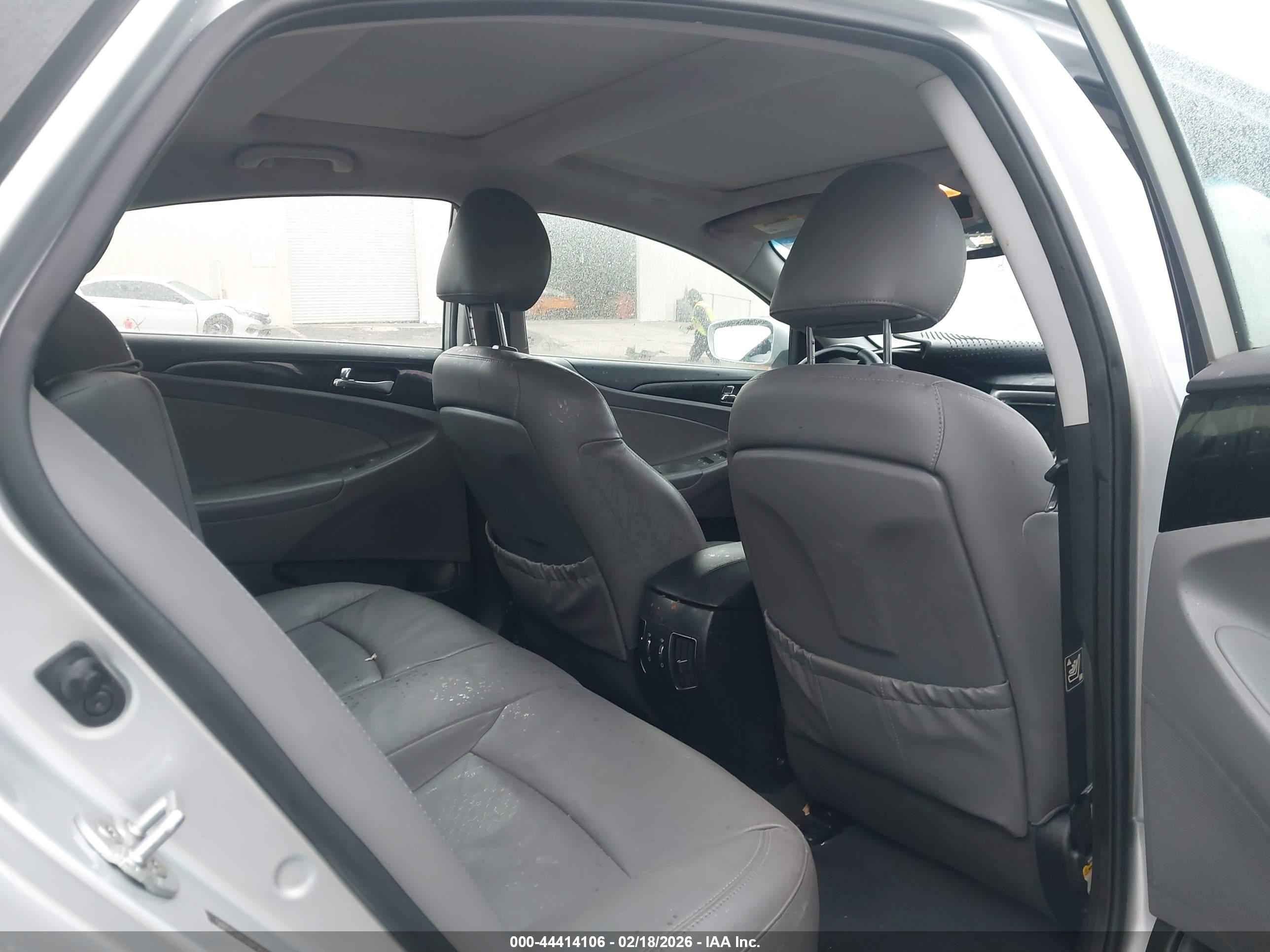 HYUNDAI SONATA image 8