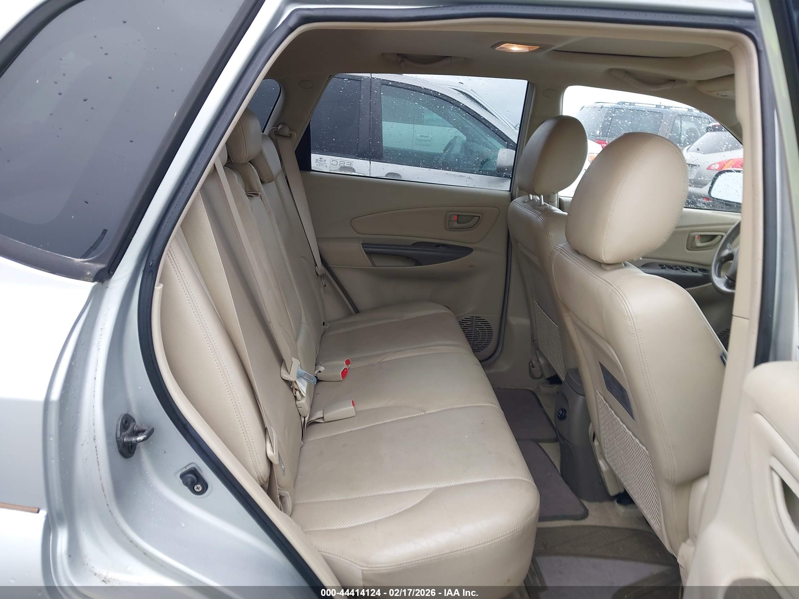 HYUNDAI TUCSON image 8
