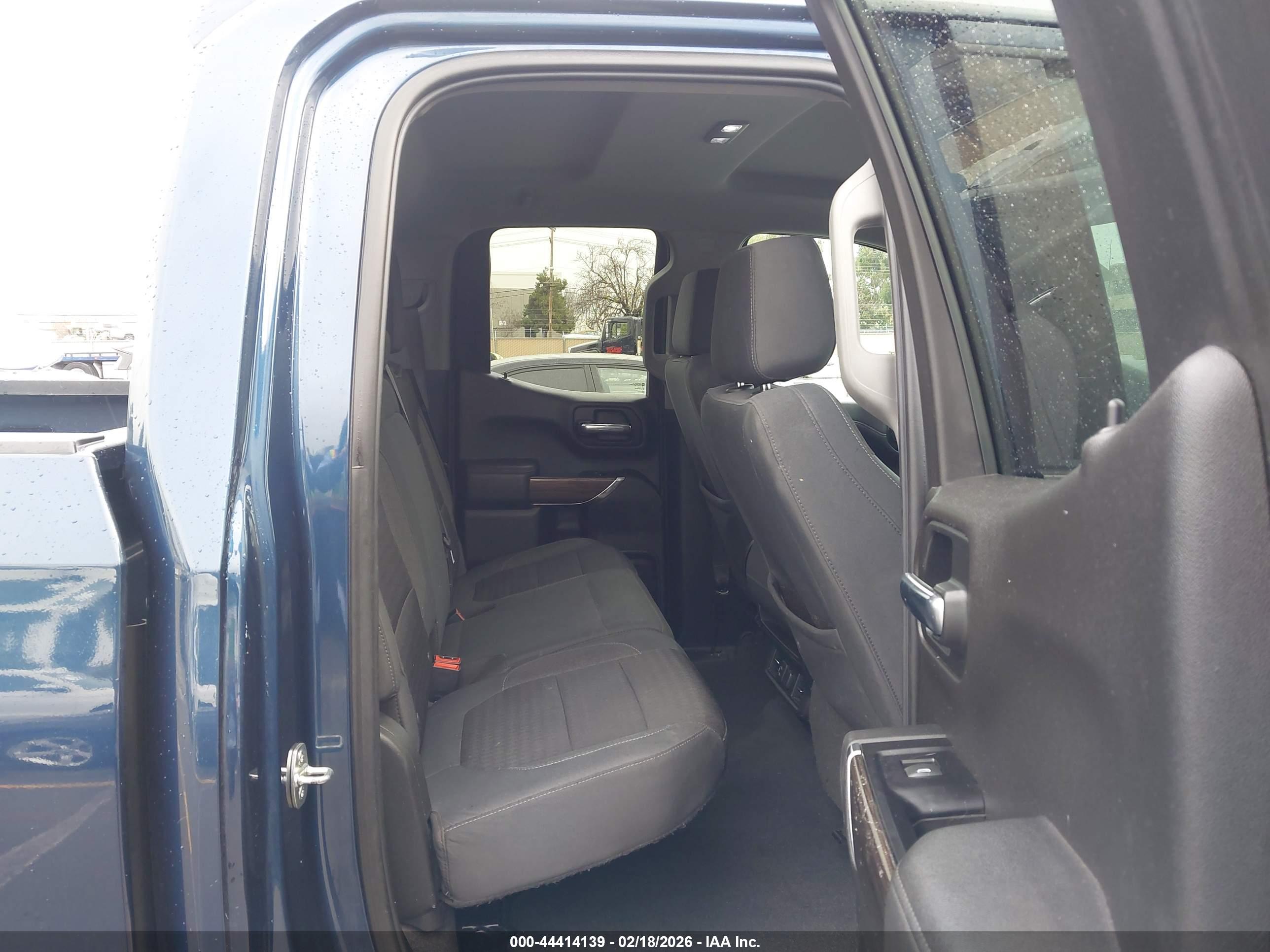 CHEVROLET SILVERADO image 8