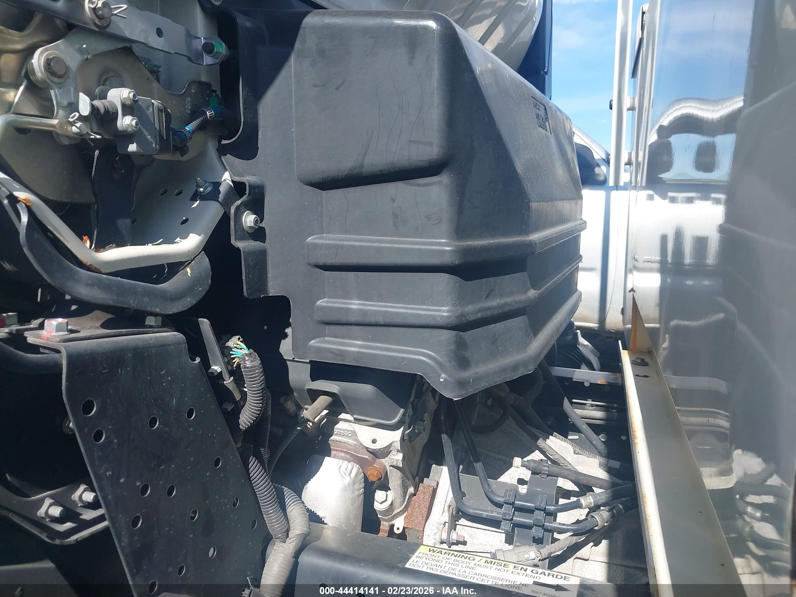 ISUZU NPR image 10