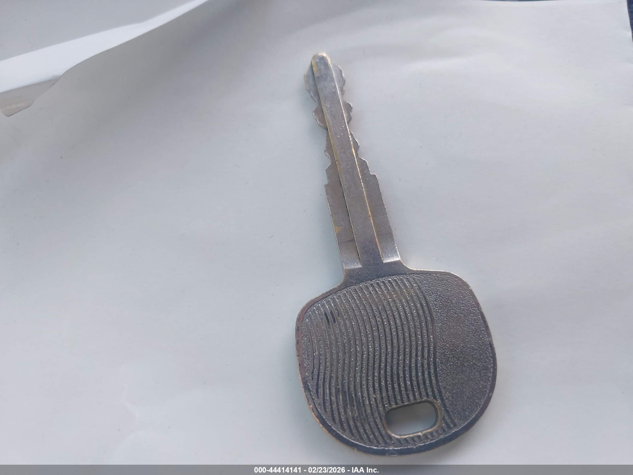 ISUZU NPR image 11