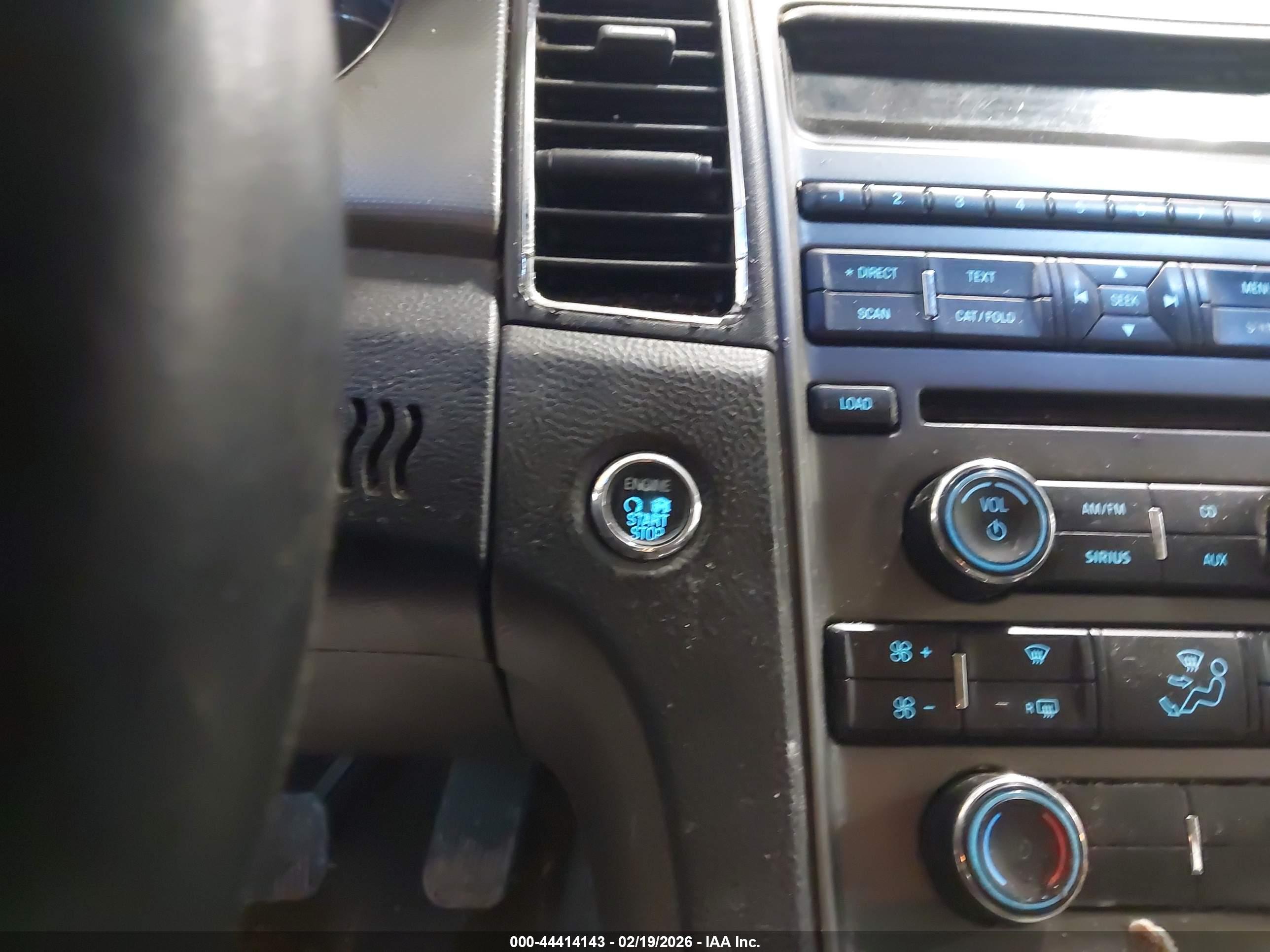 FORD TAURUS image 11