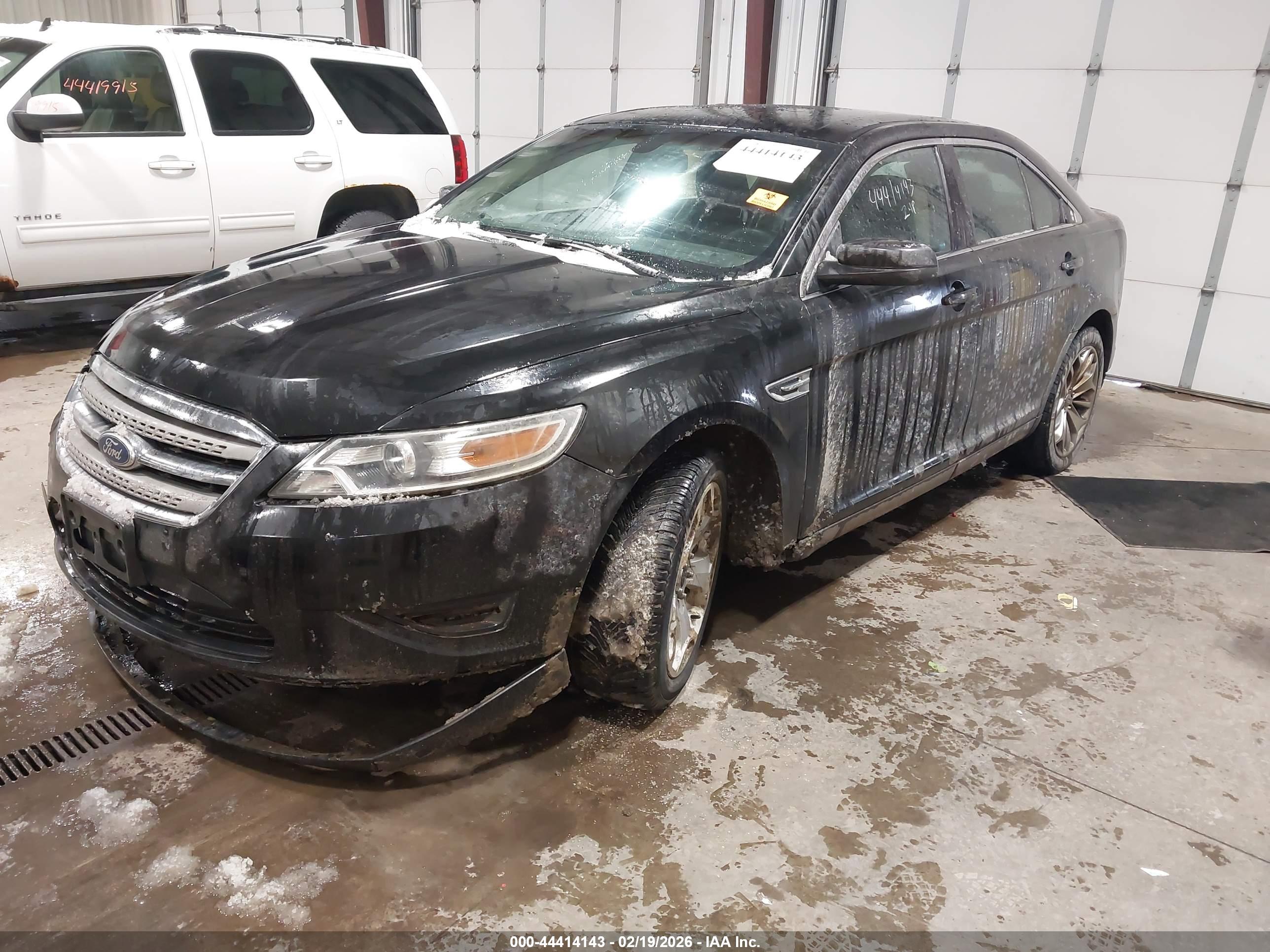 FORD TAURUS image 2