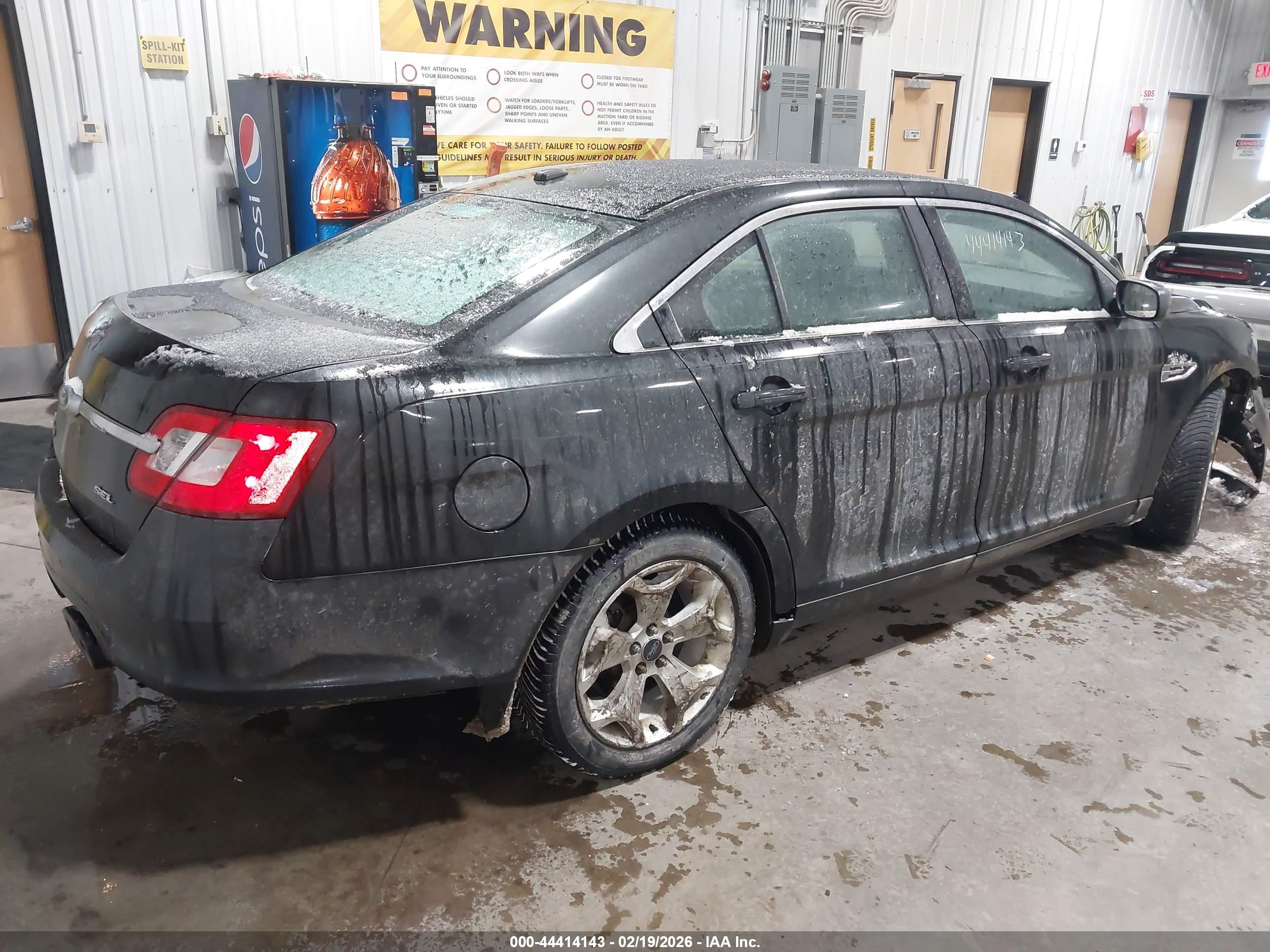 FORD TAURUS image 4