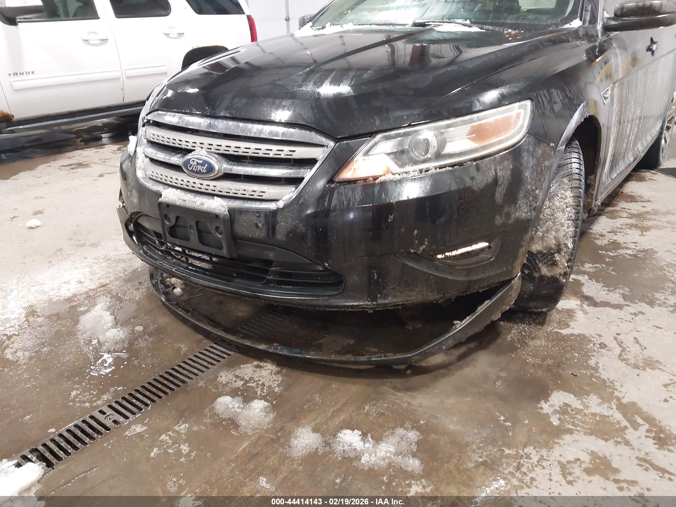 FORD TAURUS image 6