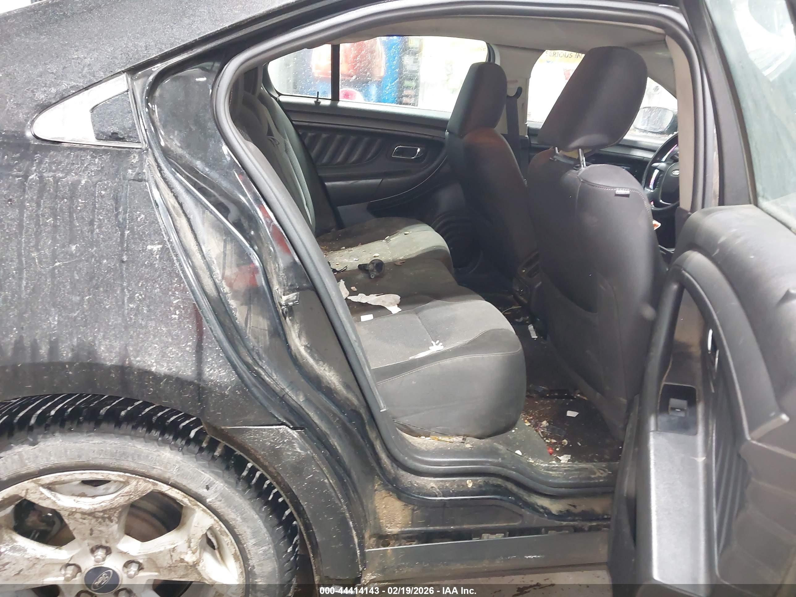 FORD TAURUS image 8