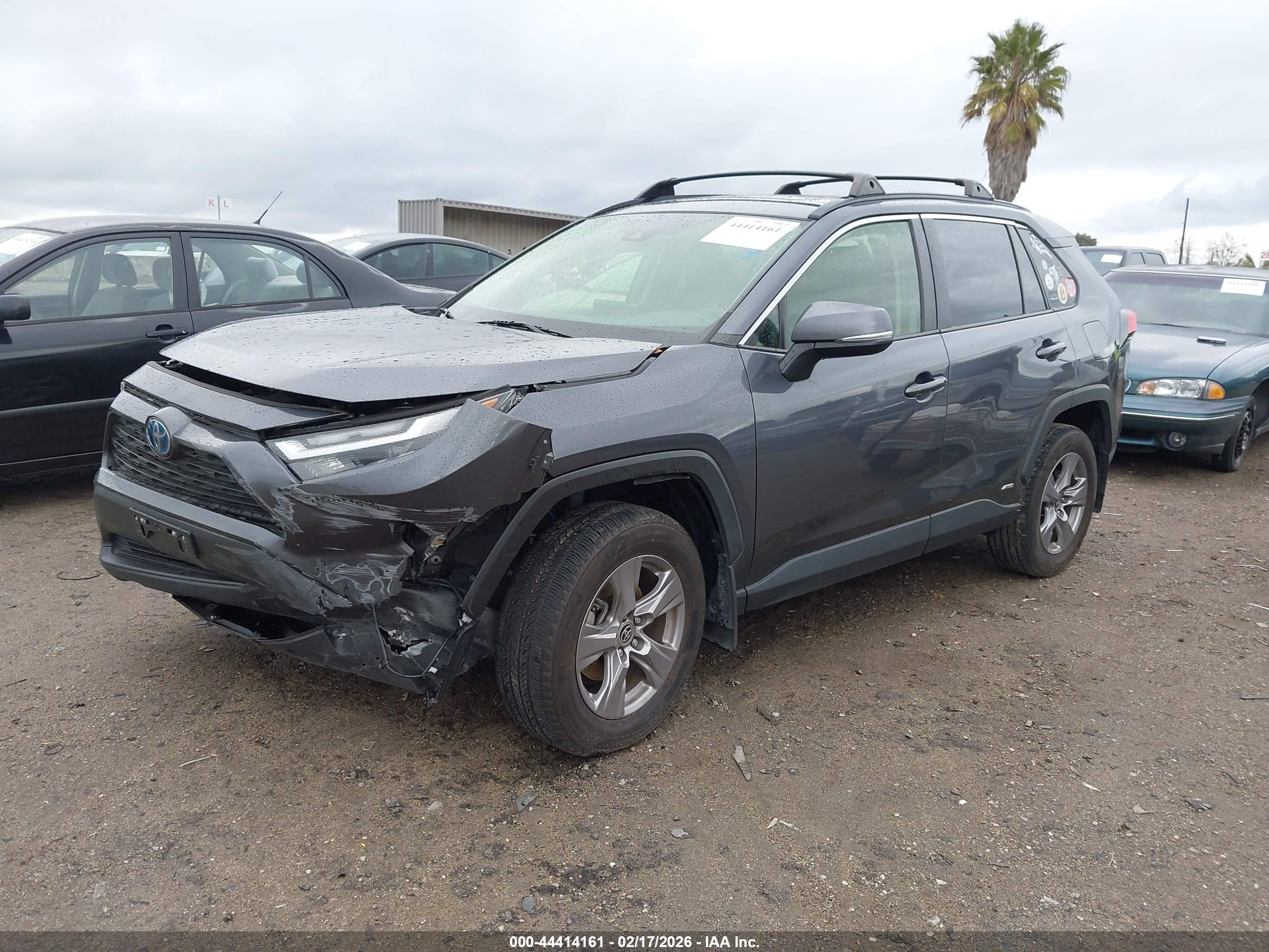 TOYOTA RAV4 image 2