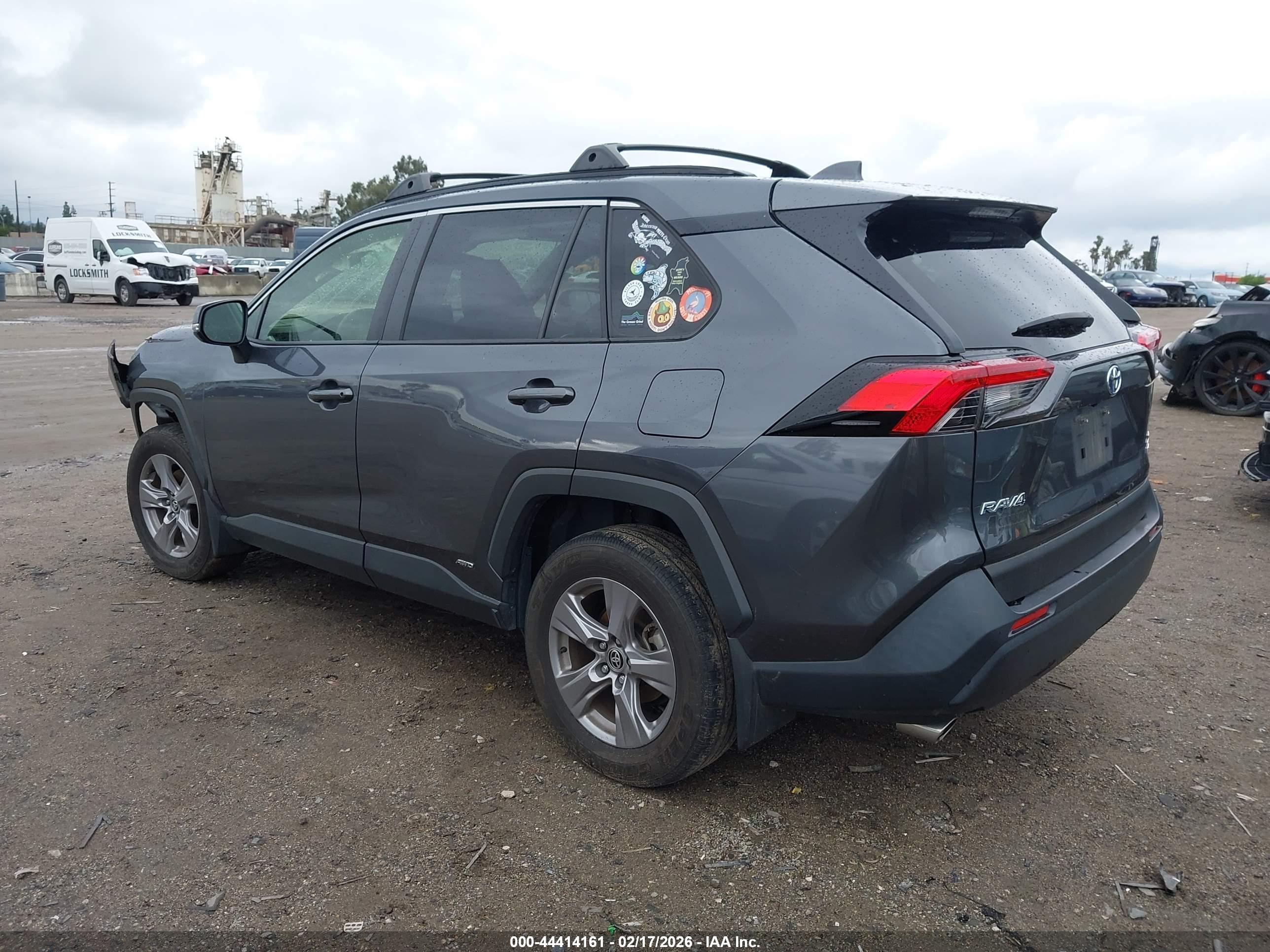TOYOTA RAV4 image 3