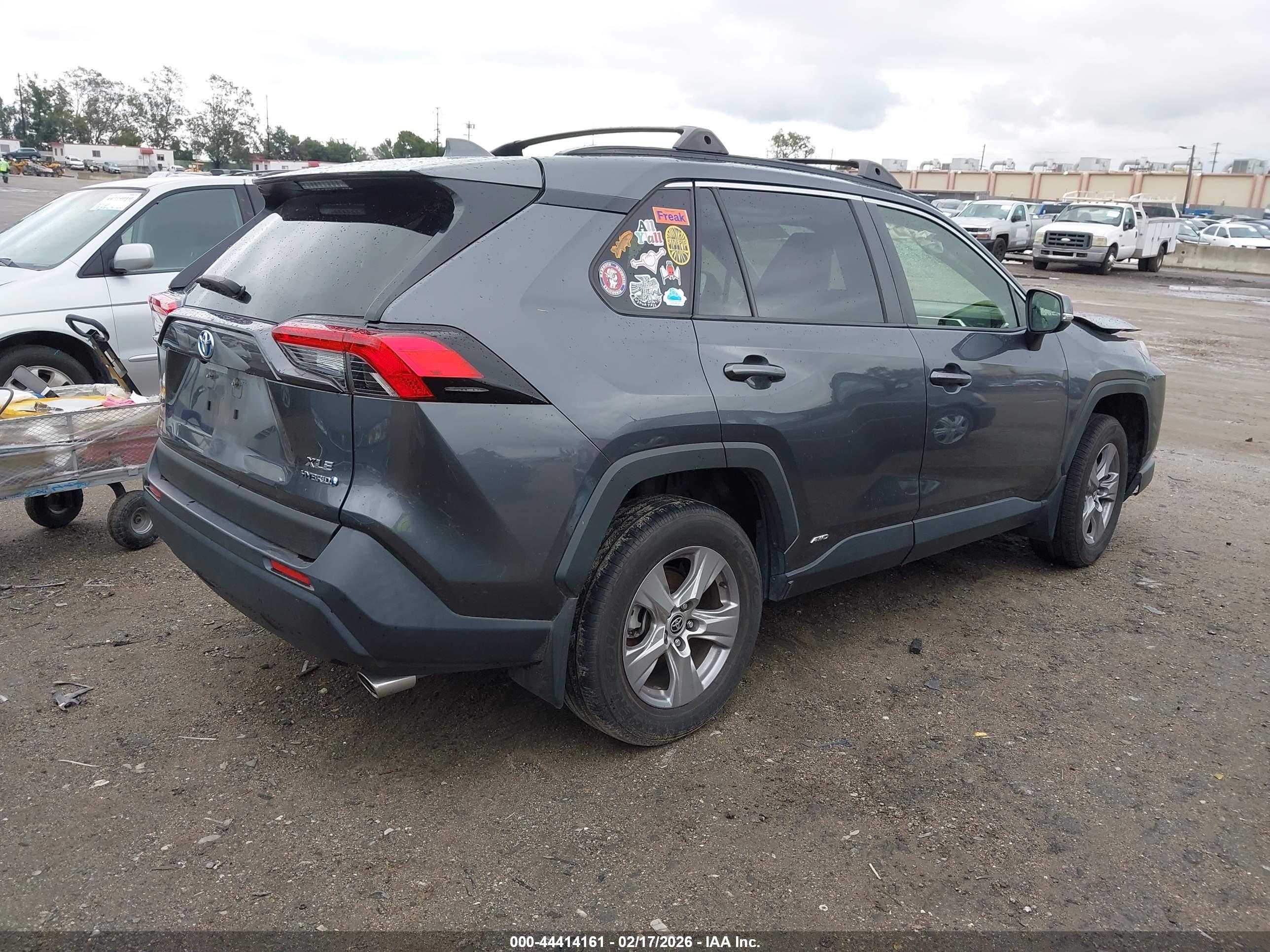 TOYOTA RAV4 image 4