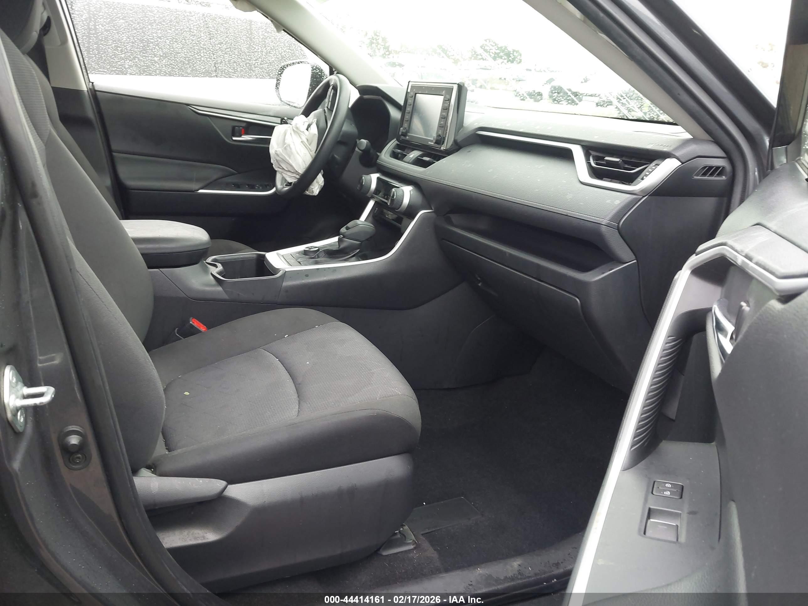 TOYOTA RAV4 image 5