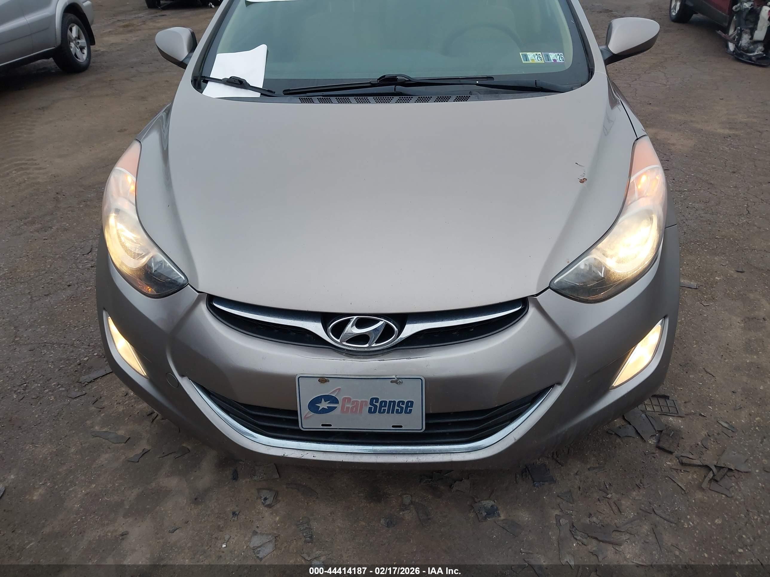 HYUNDAI ELANTRA image 6