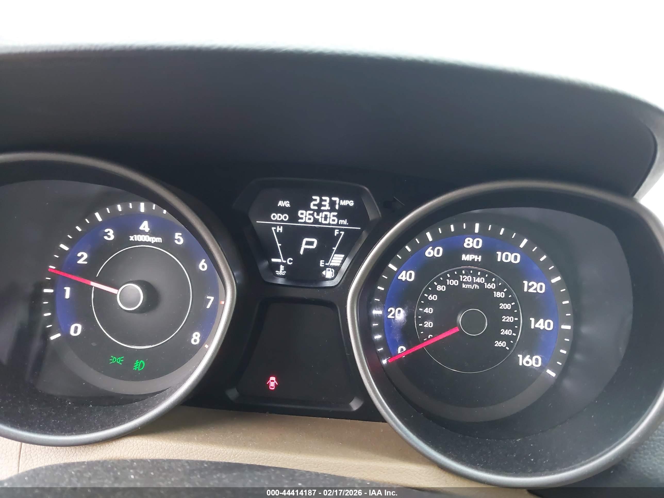 HYUNDAI ELANTRA image 7