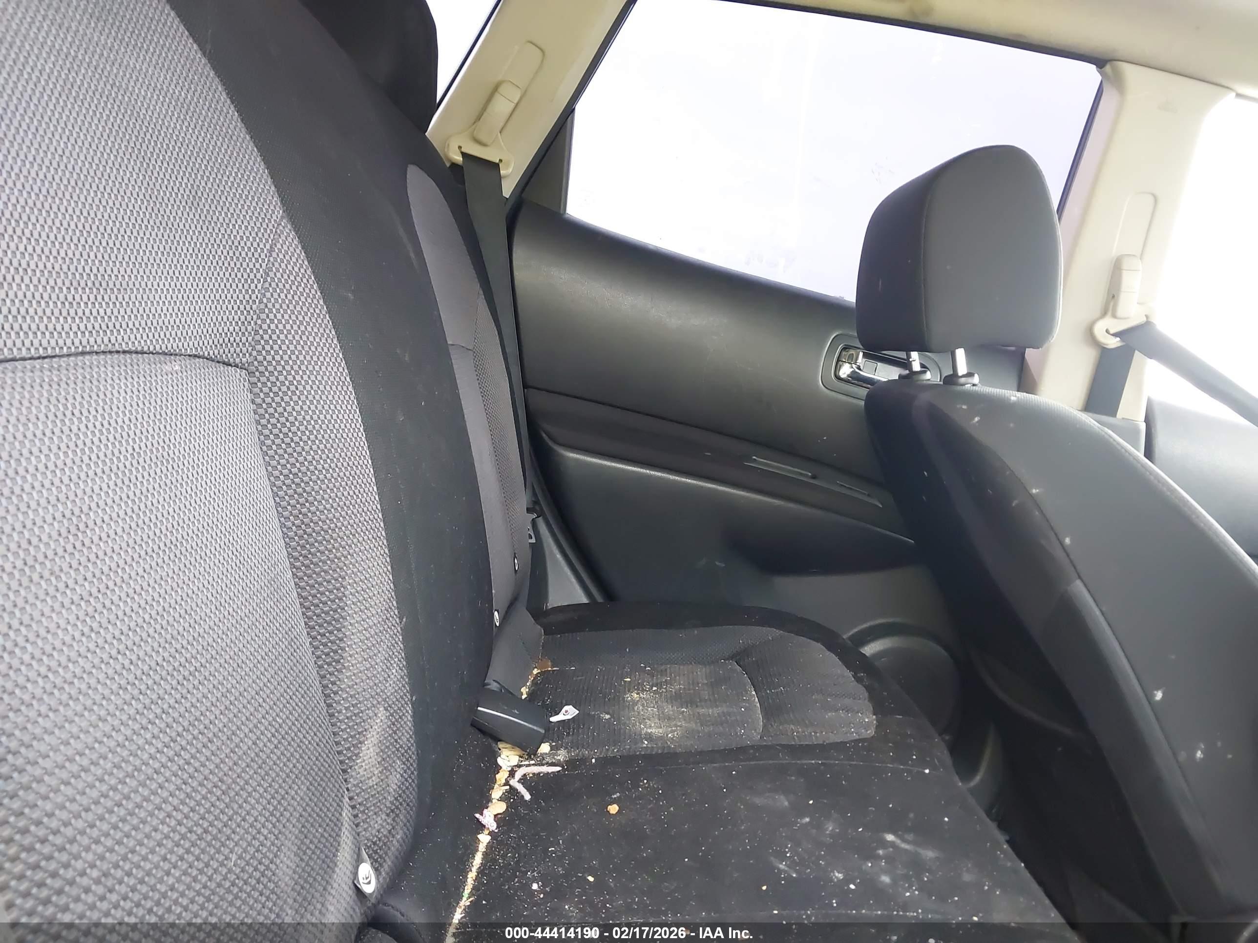 NISSAN ROGUE image 8