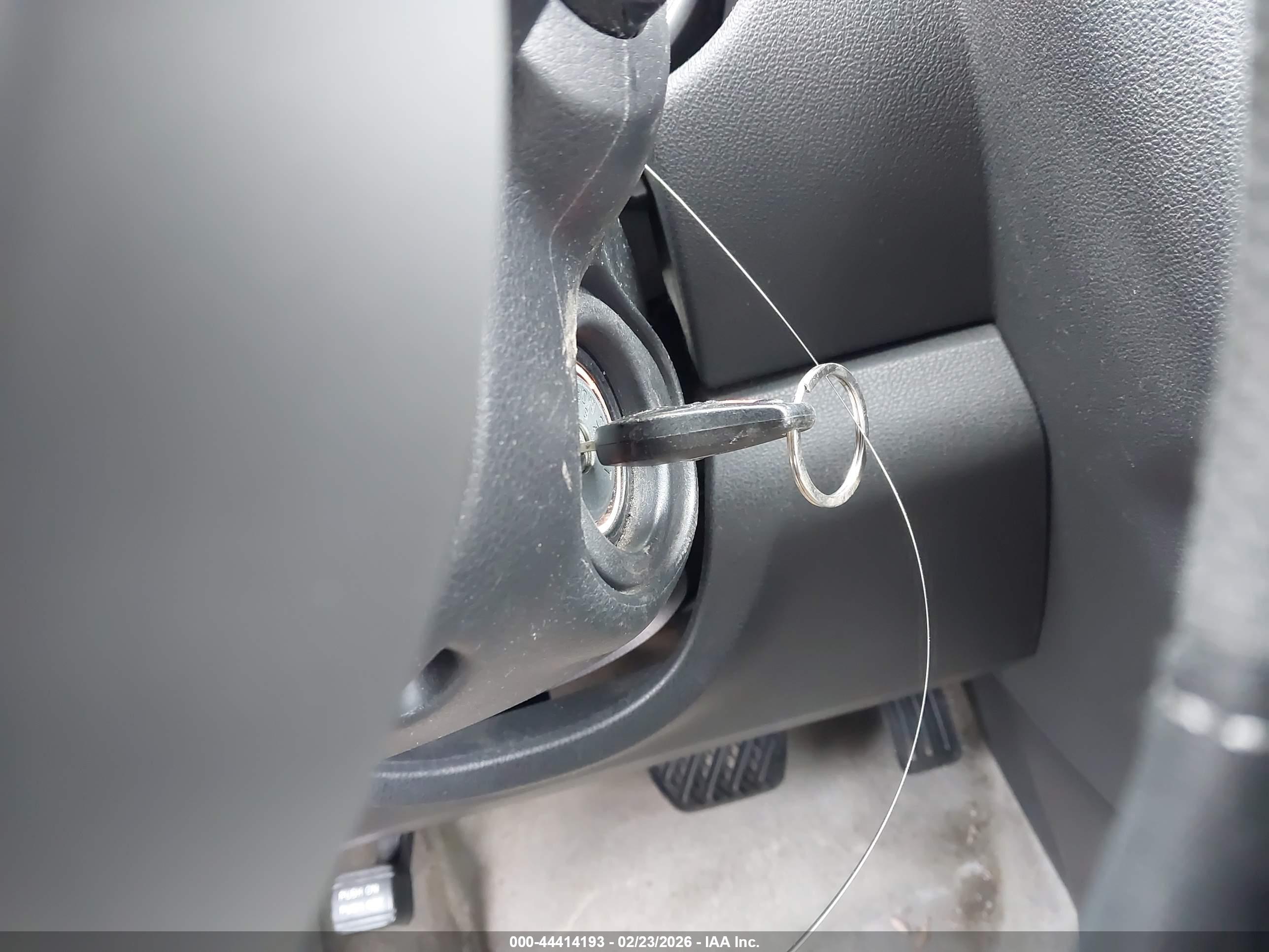NISSAN ROGUE image 11