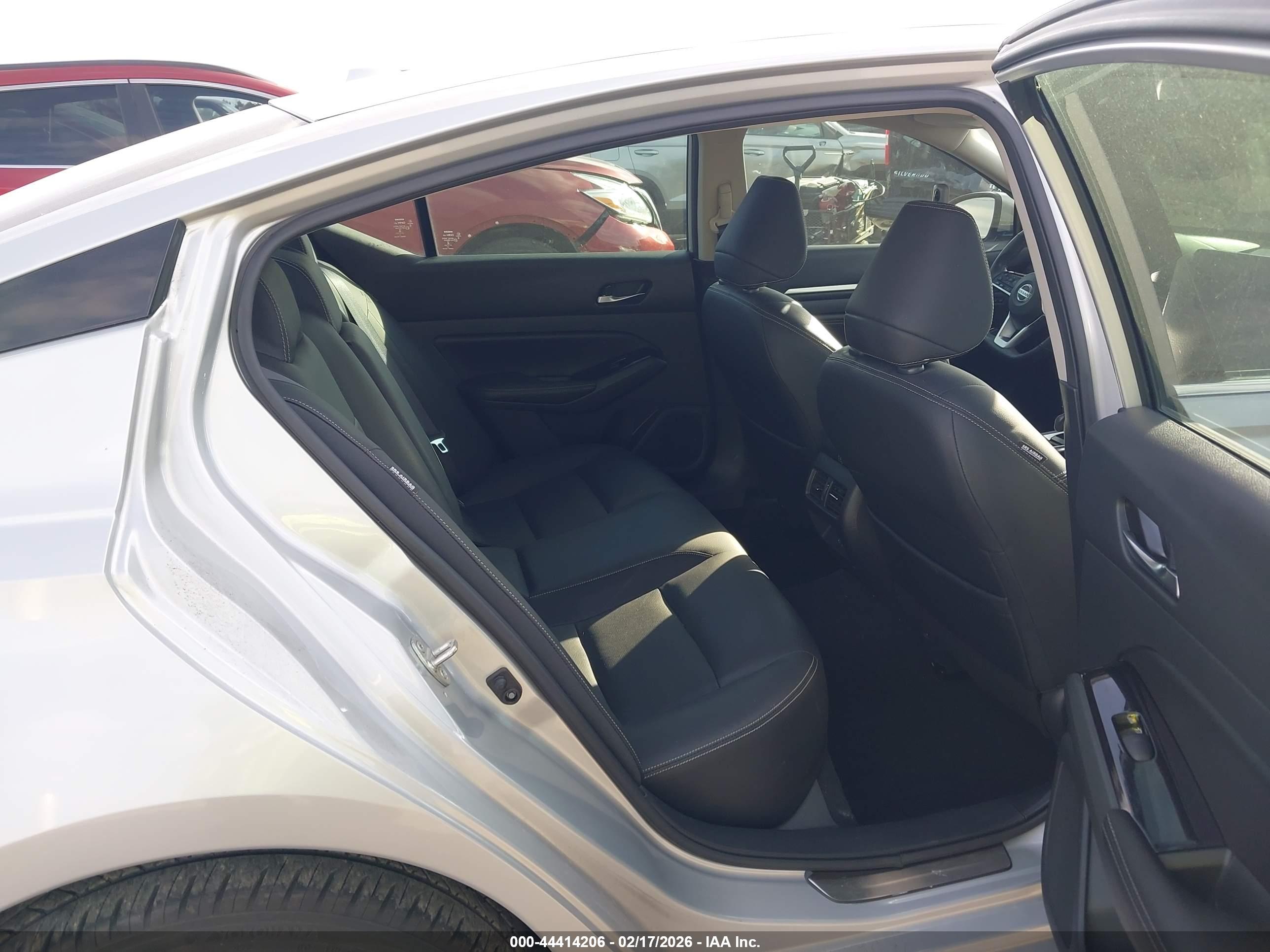 NISSAN ALTIMA image 8