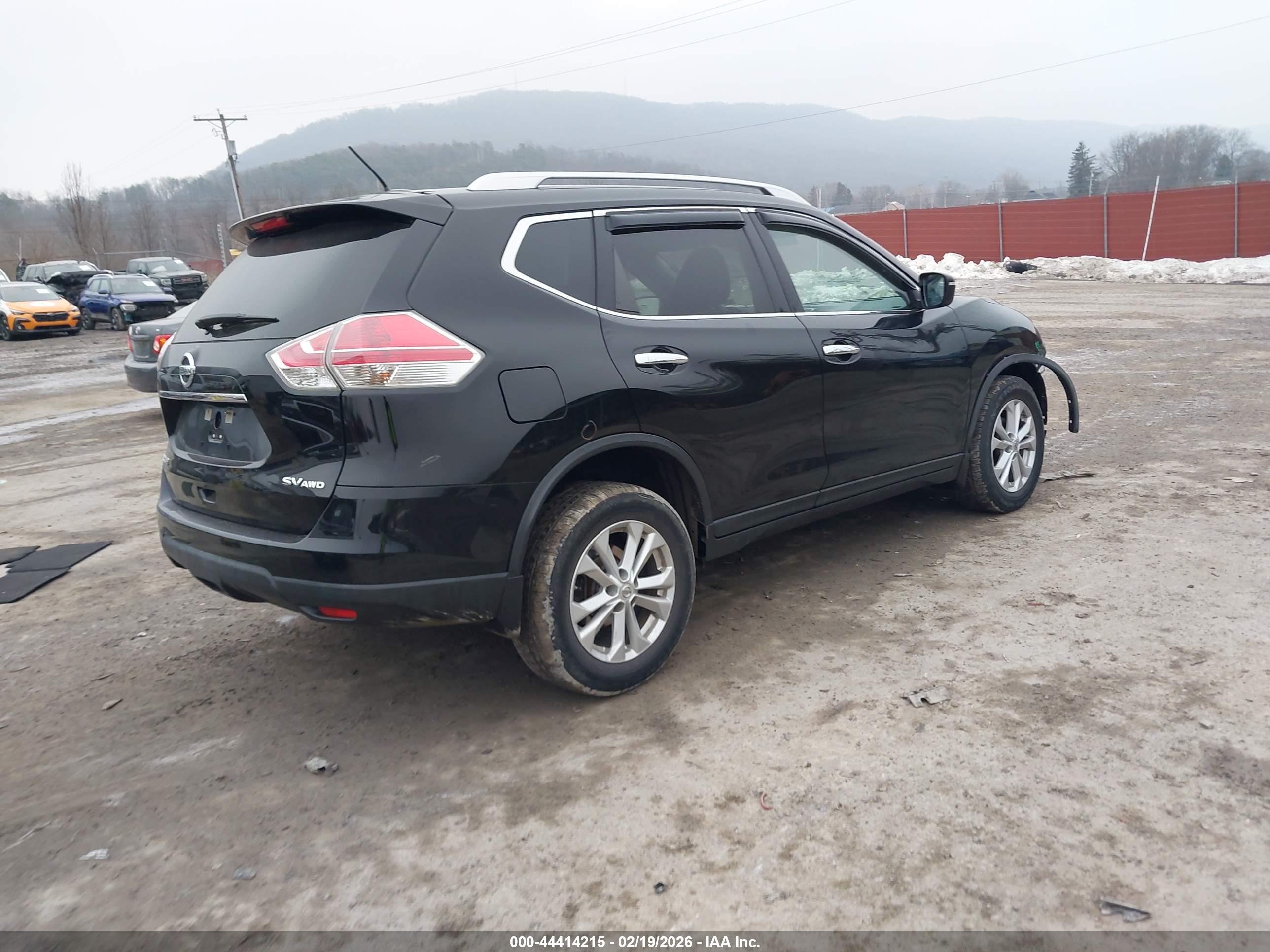 NISSAN ROGUE image 4