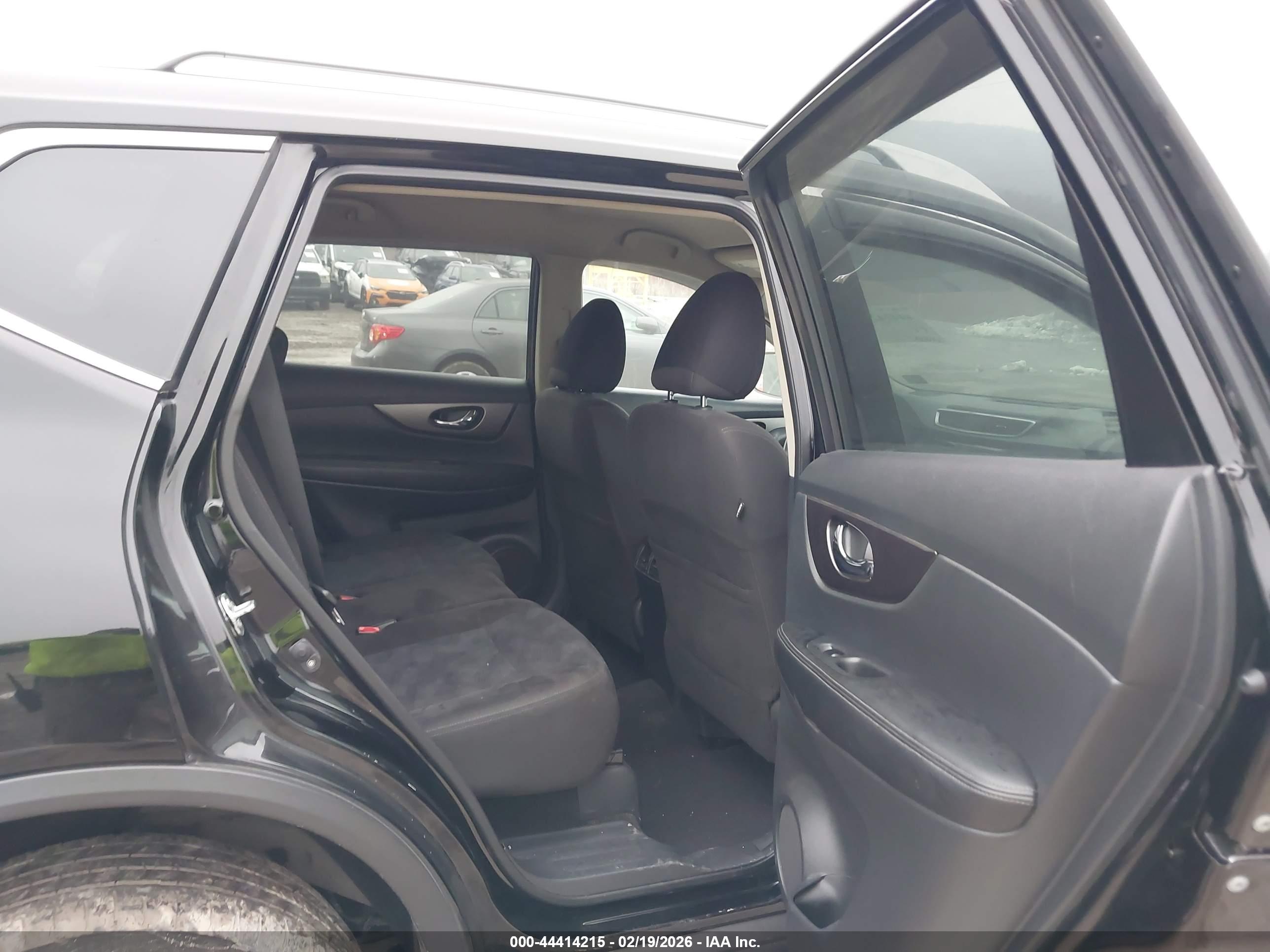 NISSAN ROGUE image 8