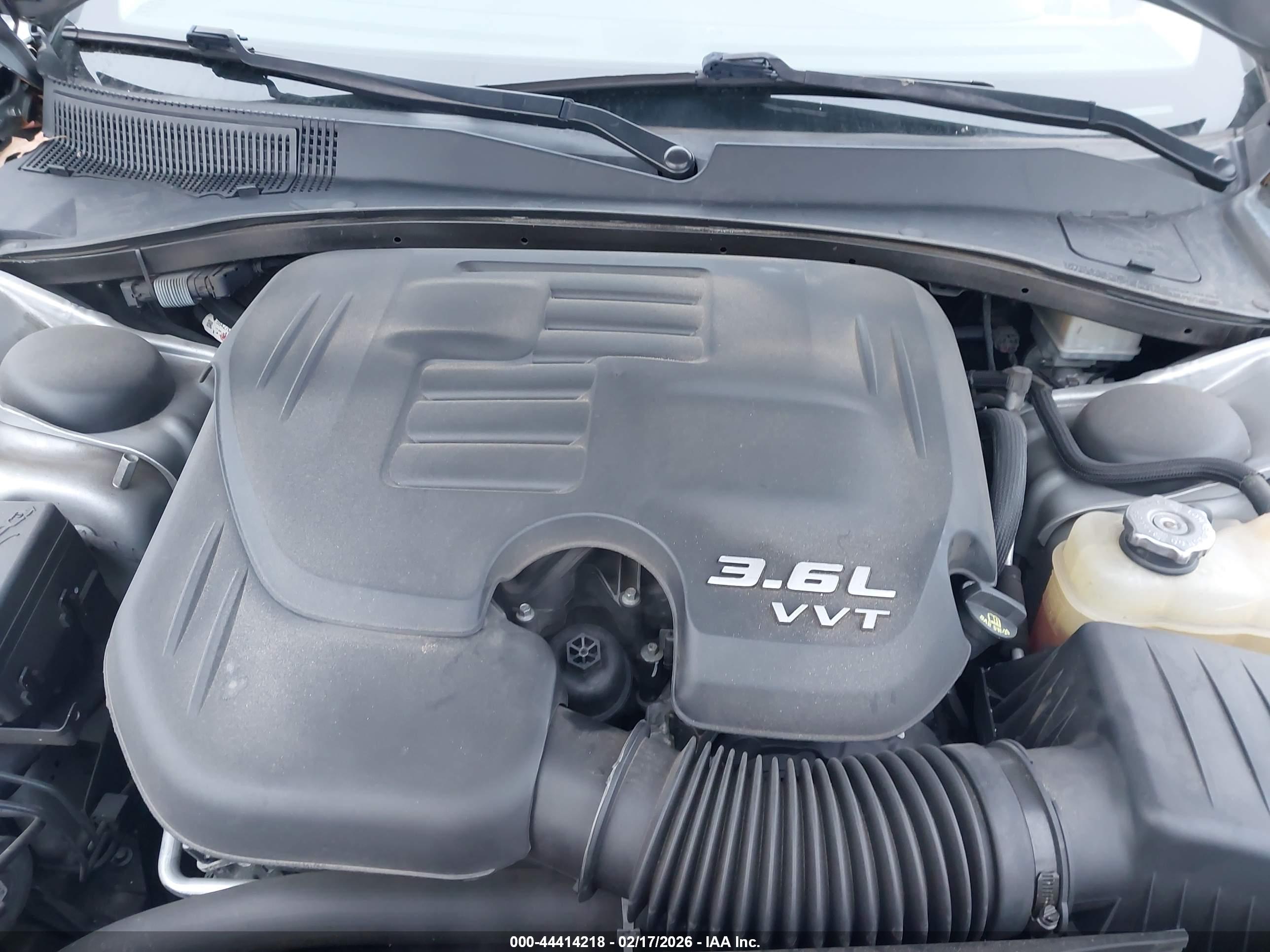 CHRYSLER 300 image 10