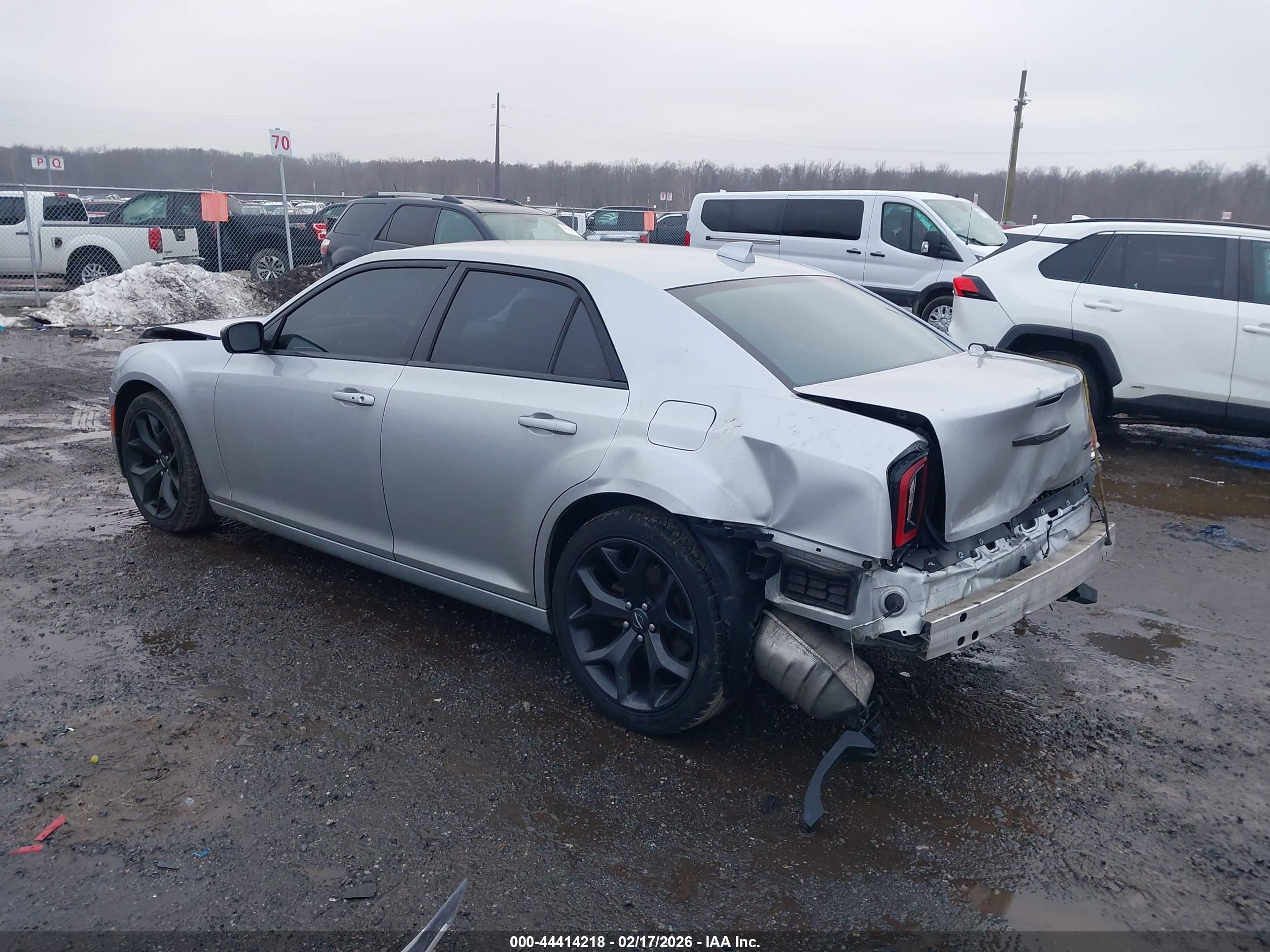 CHRYSLER 300 image 3